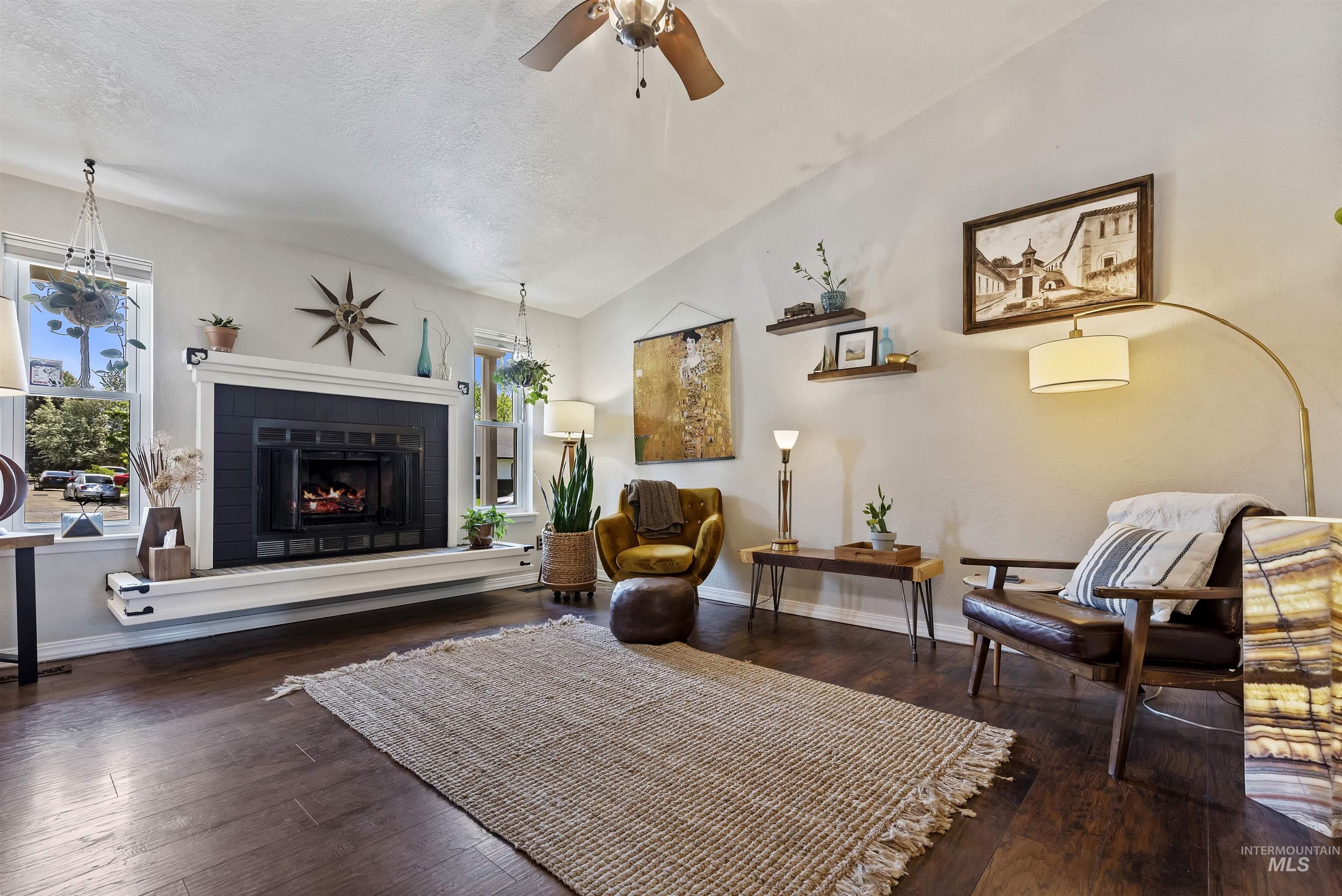 3140 N Whitman