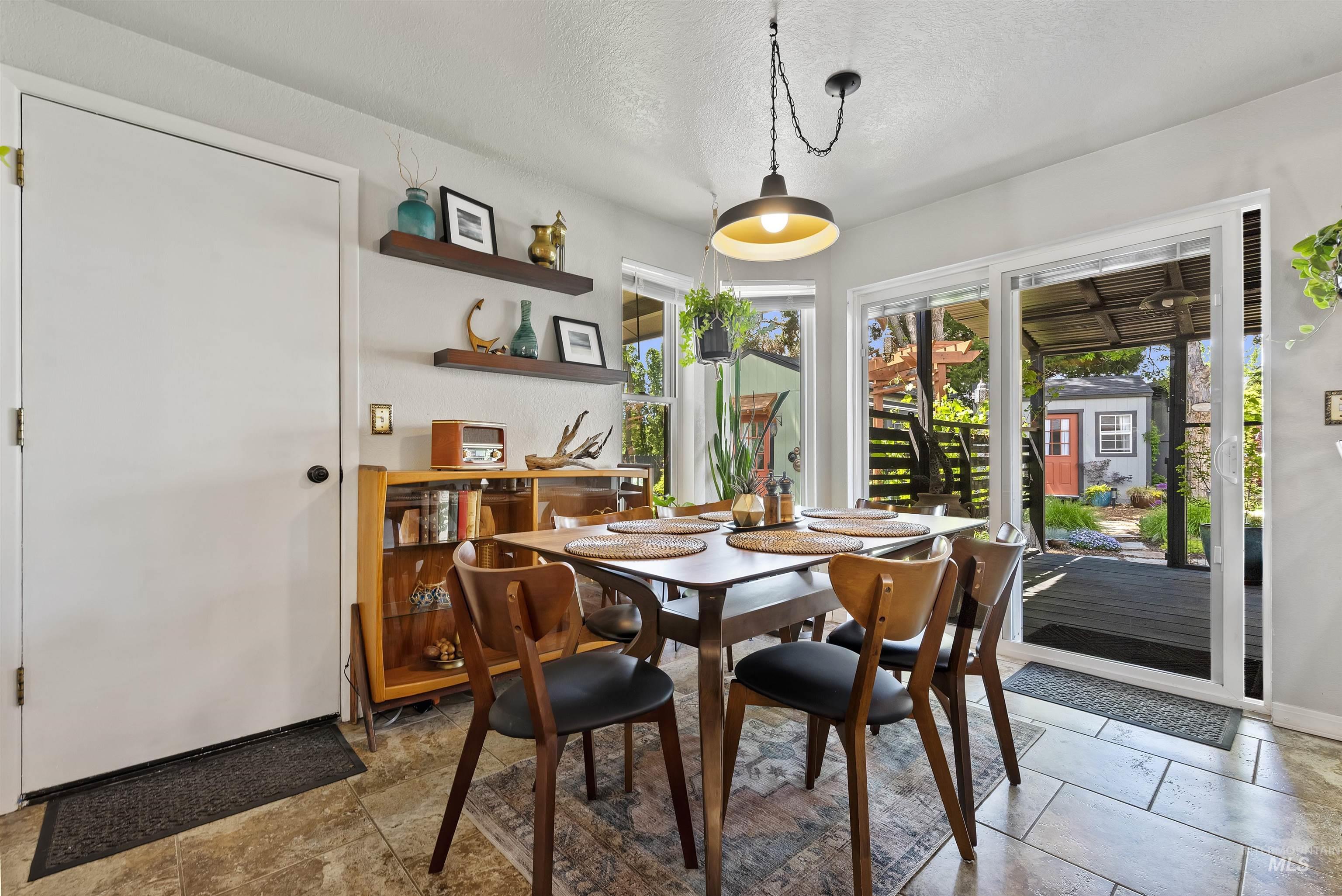 3140 N Whitman