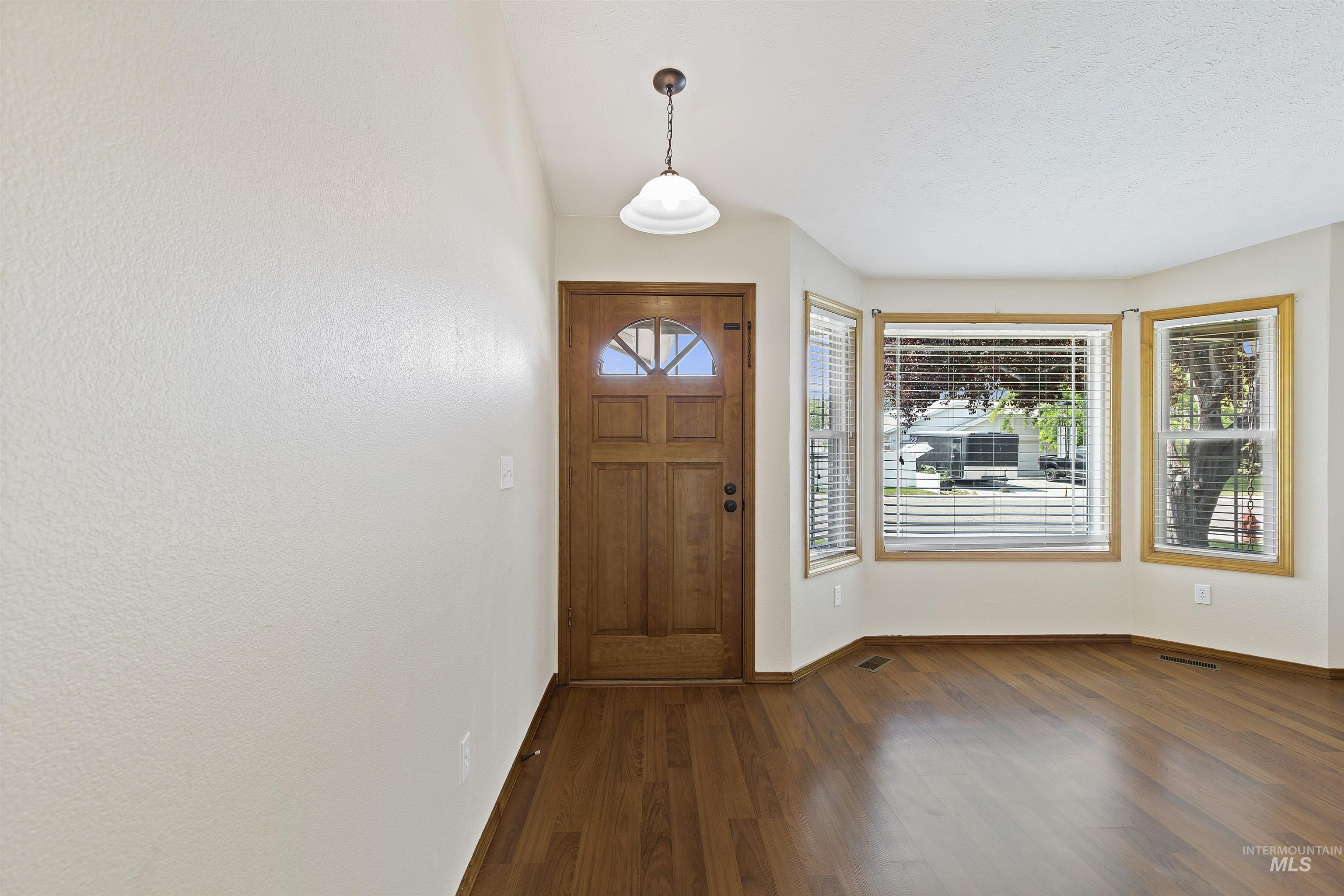 2008 N Citrus Avenue
