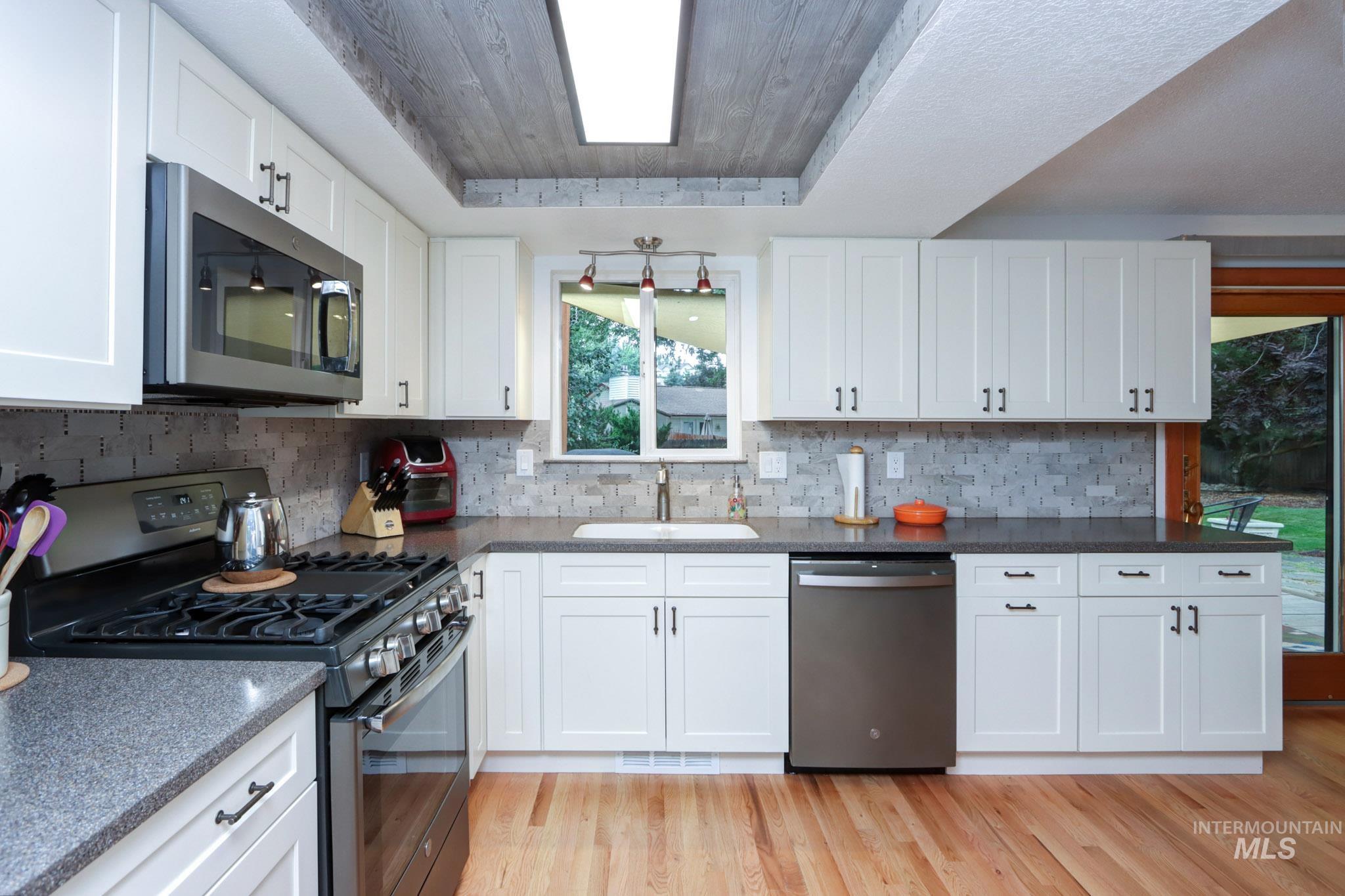 3973 S Pittsfield