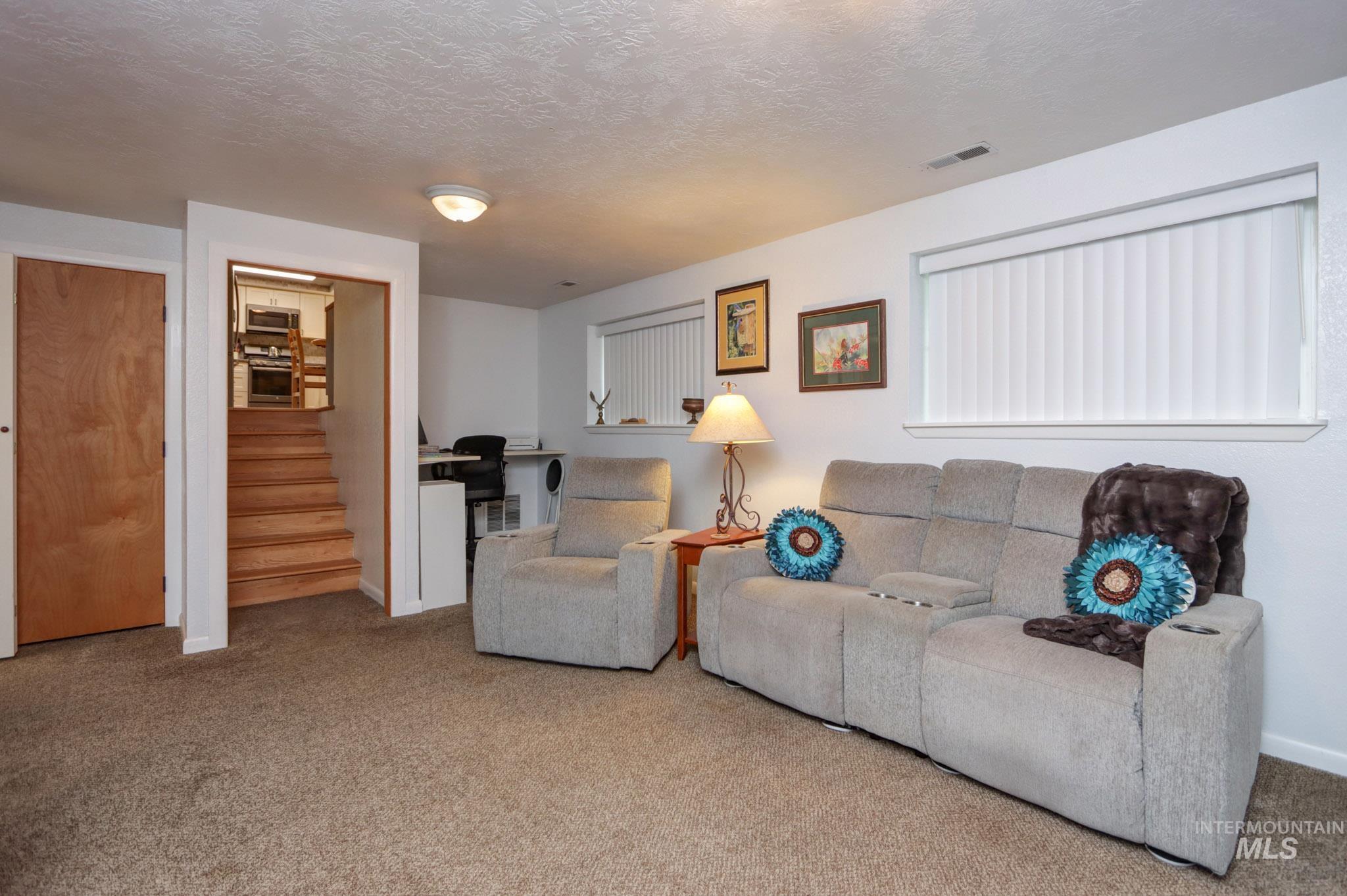 3973 S Pittsfield