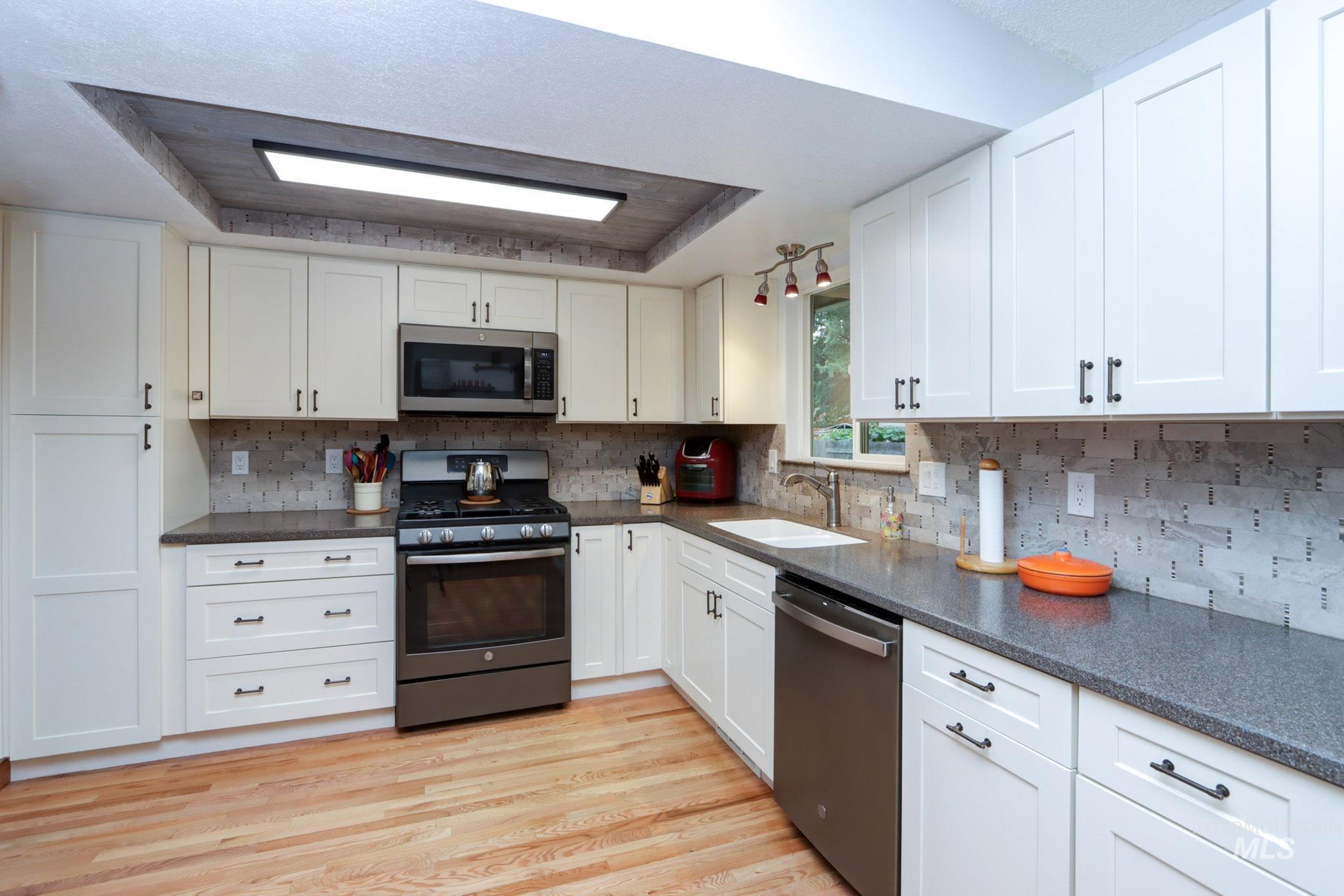 3973 S Pittsfield