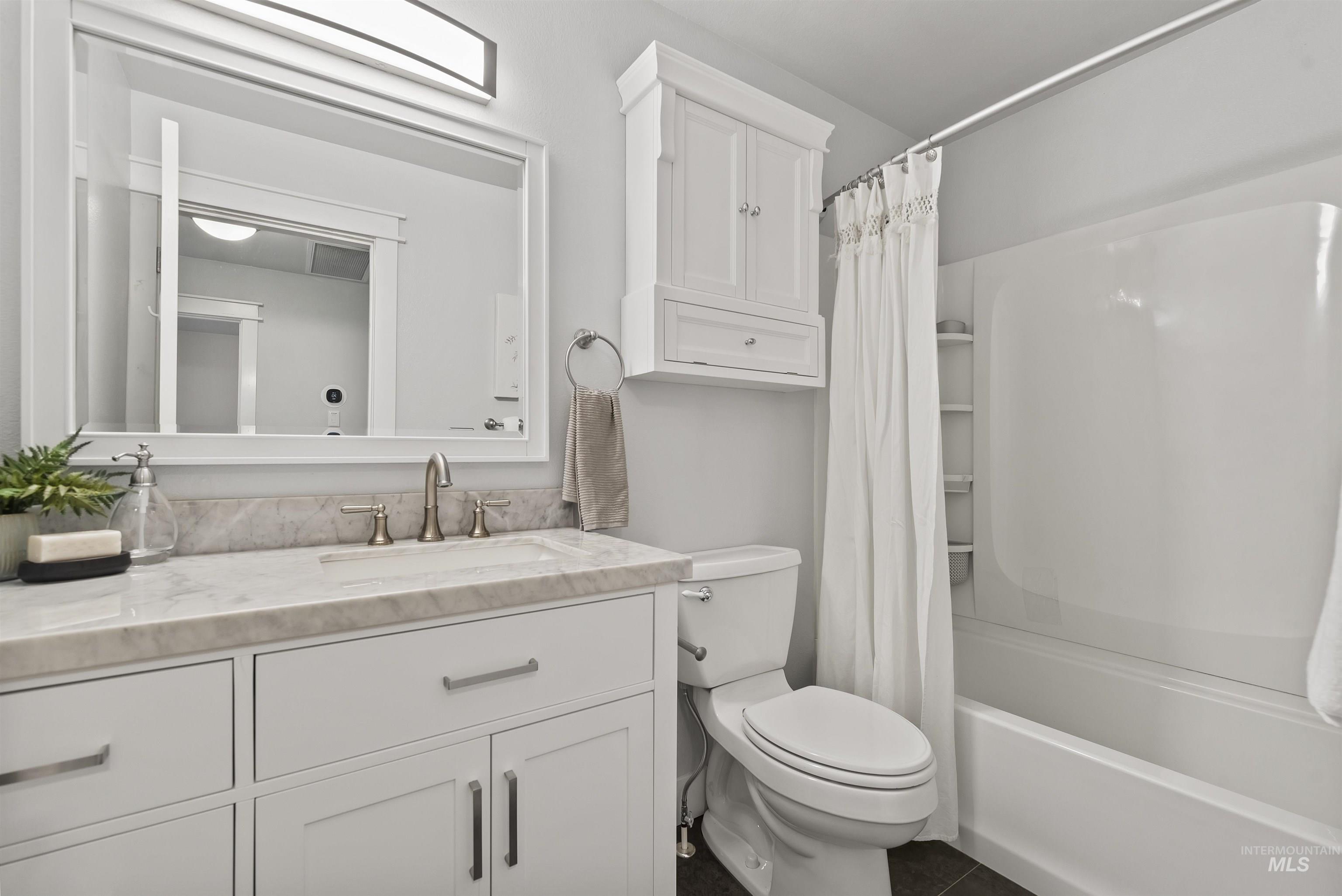 1334 E Cougar Creek
