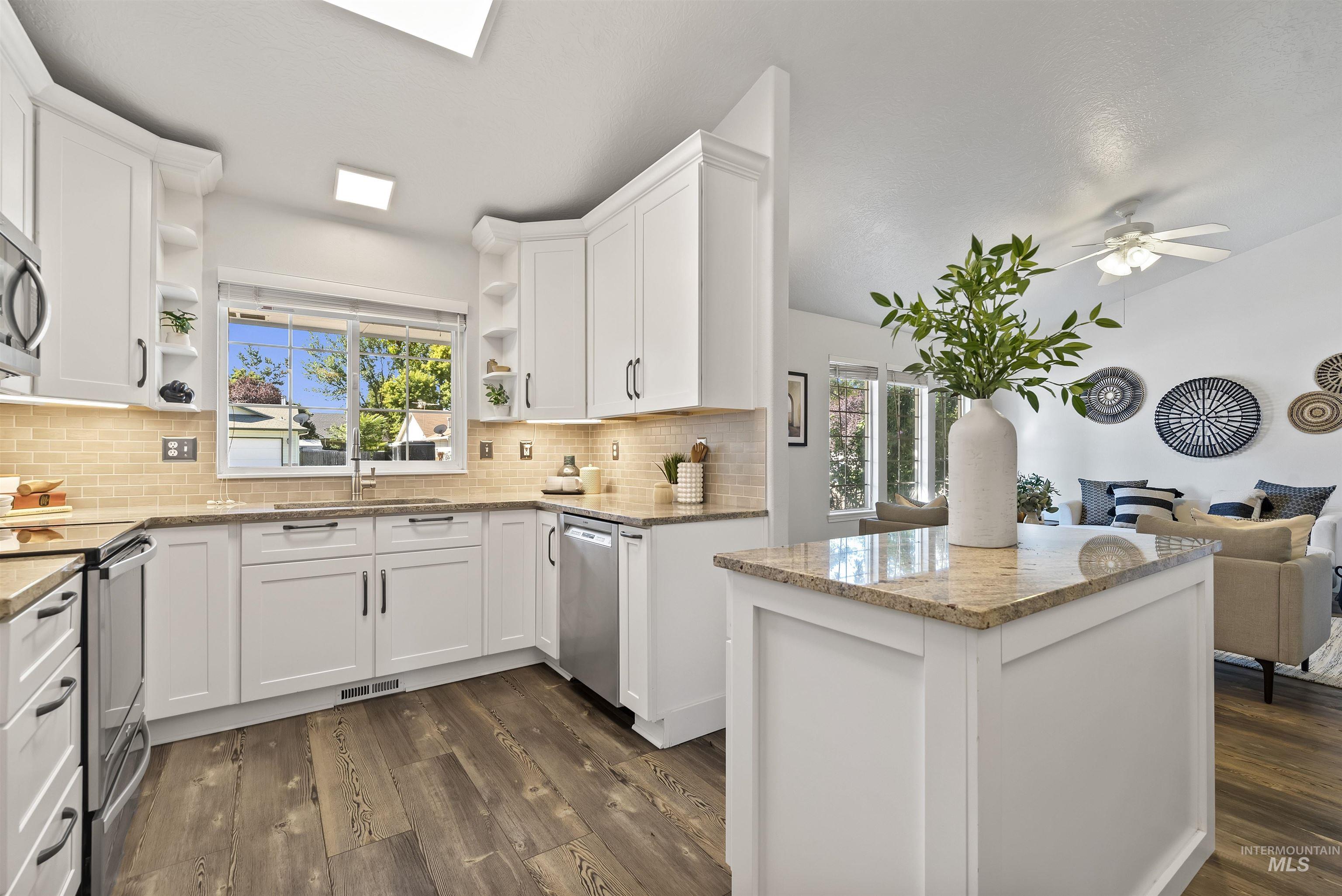 1334 E Cougar Creek