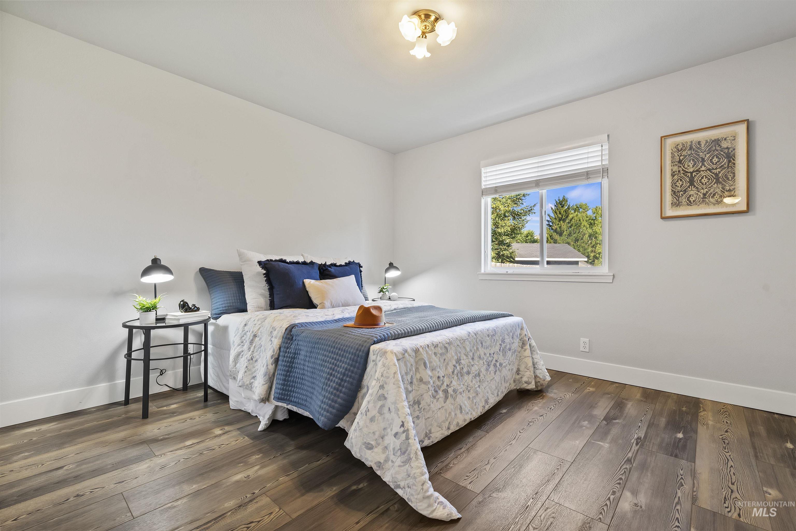 1334 E Cougar Creek