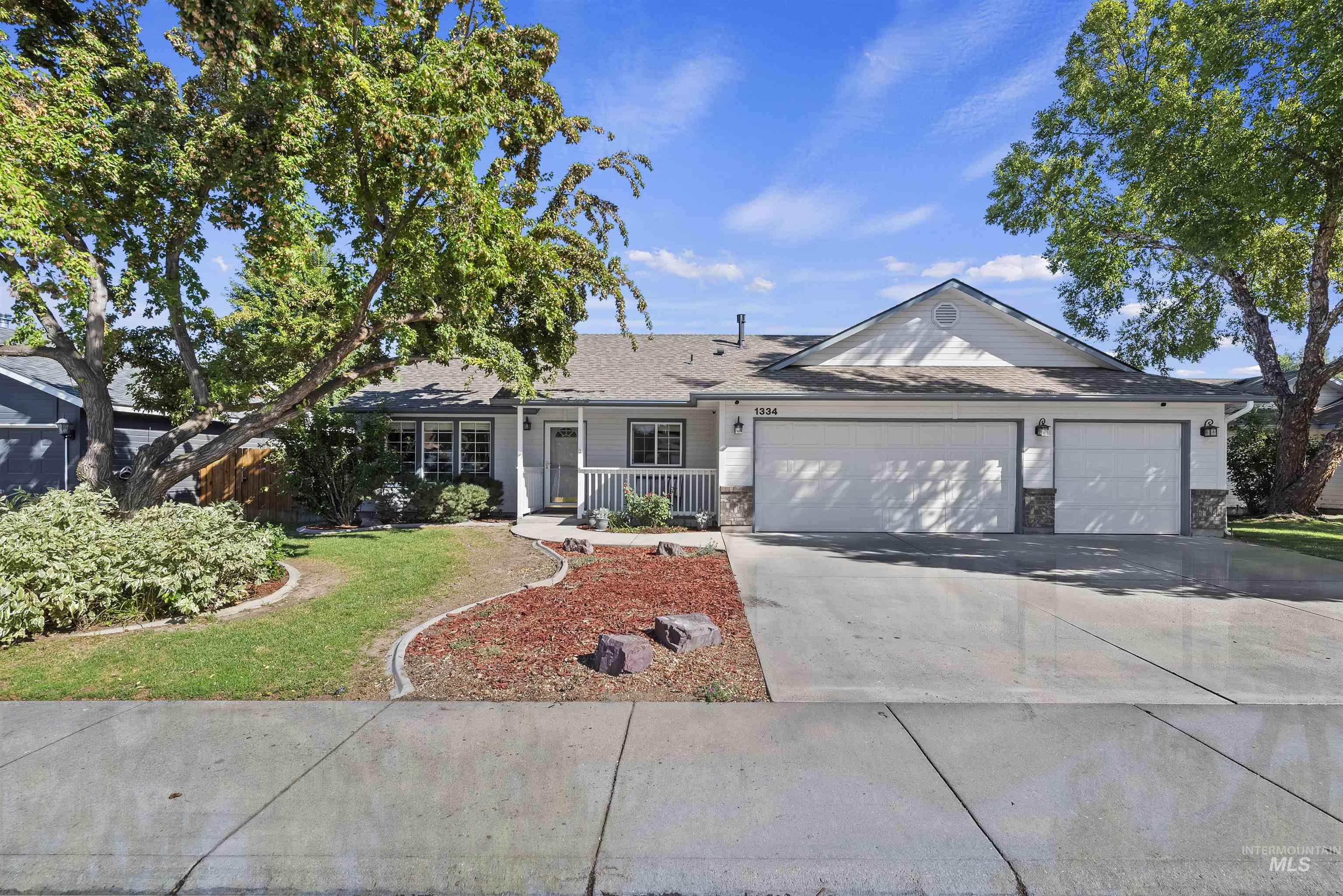1334 E Cougar Creek