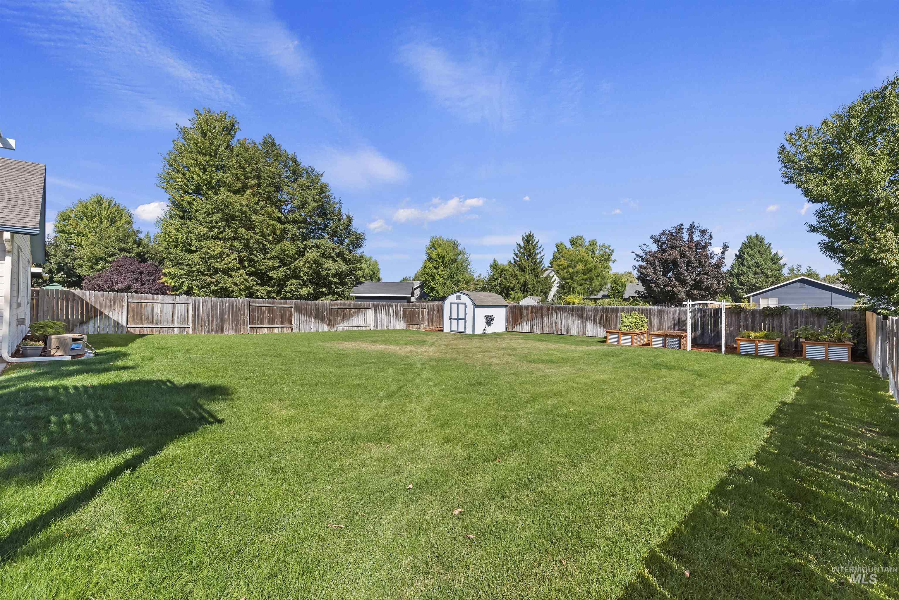 1334 E Cougar Creek