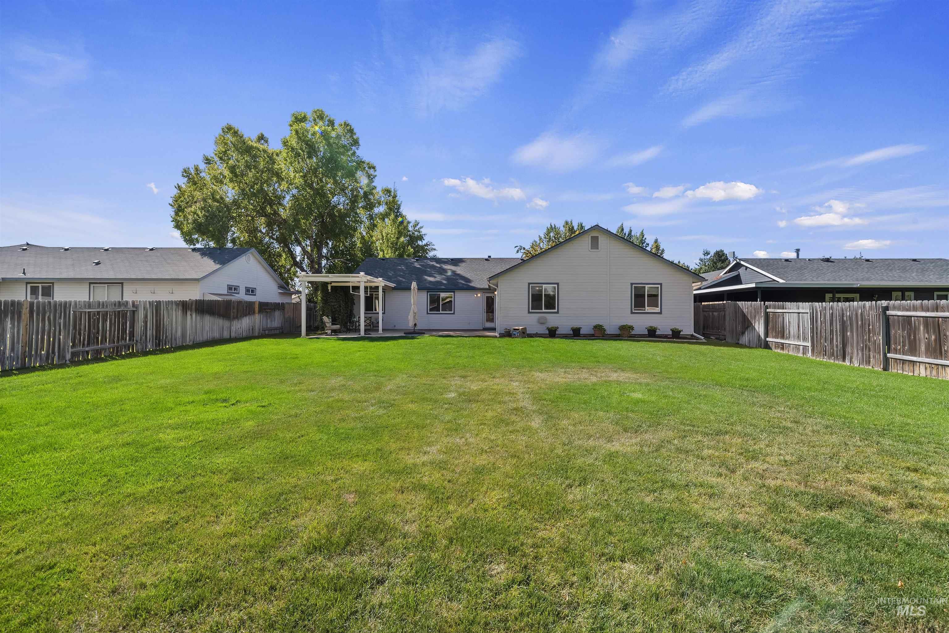 1334 E Cougar Creek