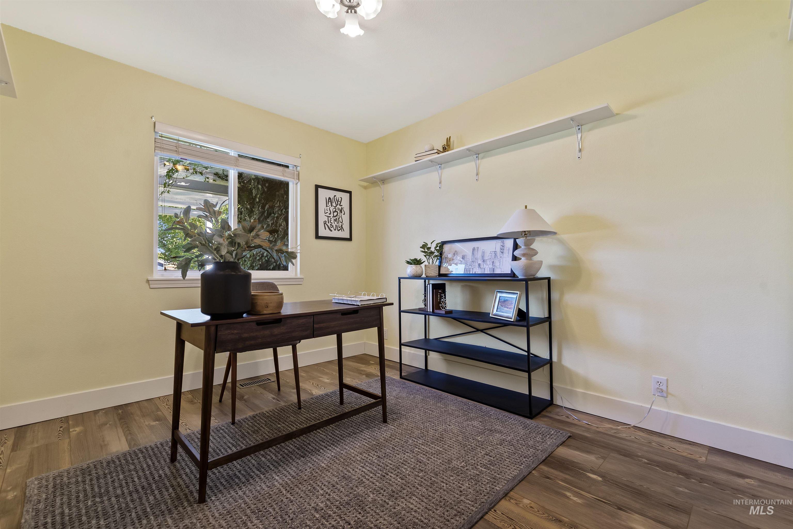 1334 E Cougar Creek