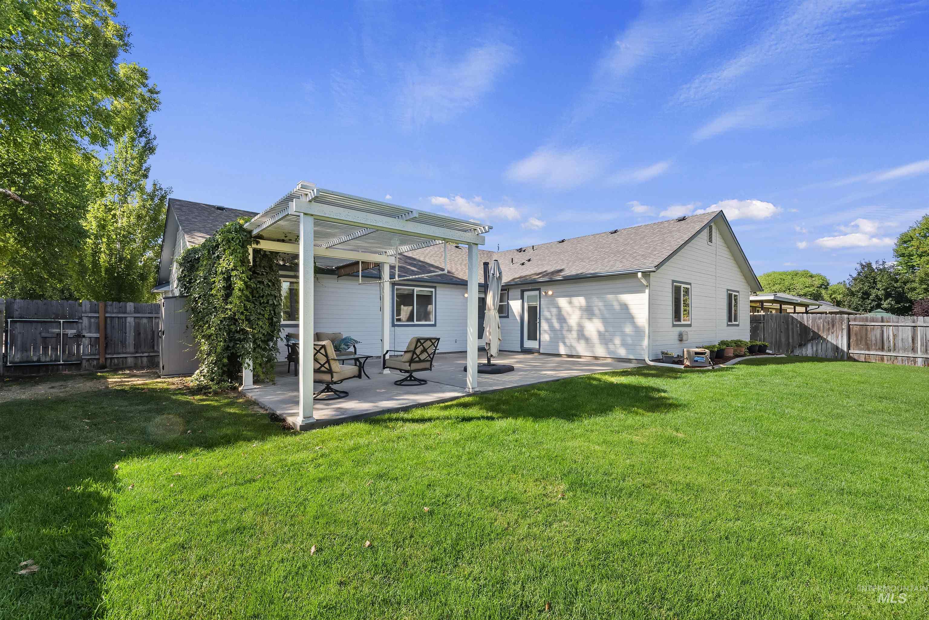 1334 E Cougar Creek