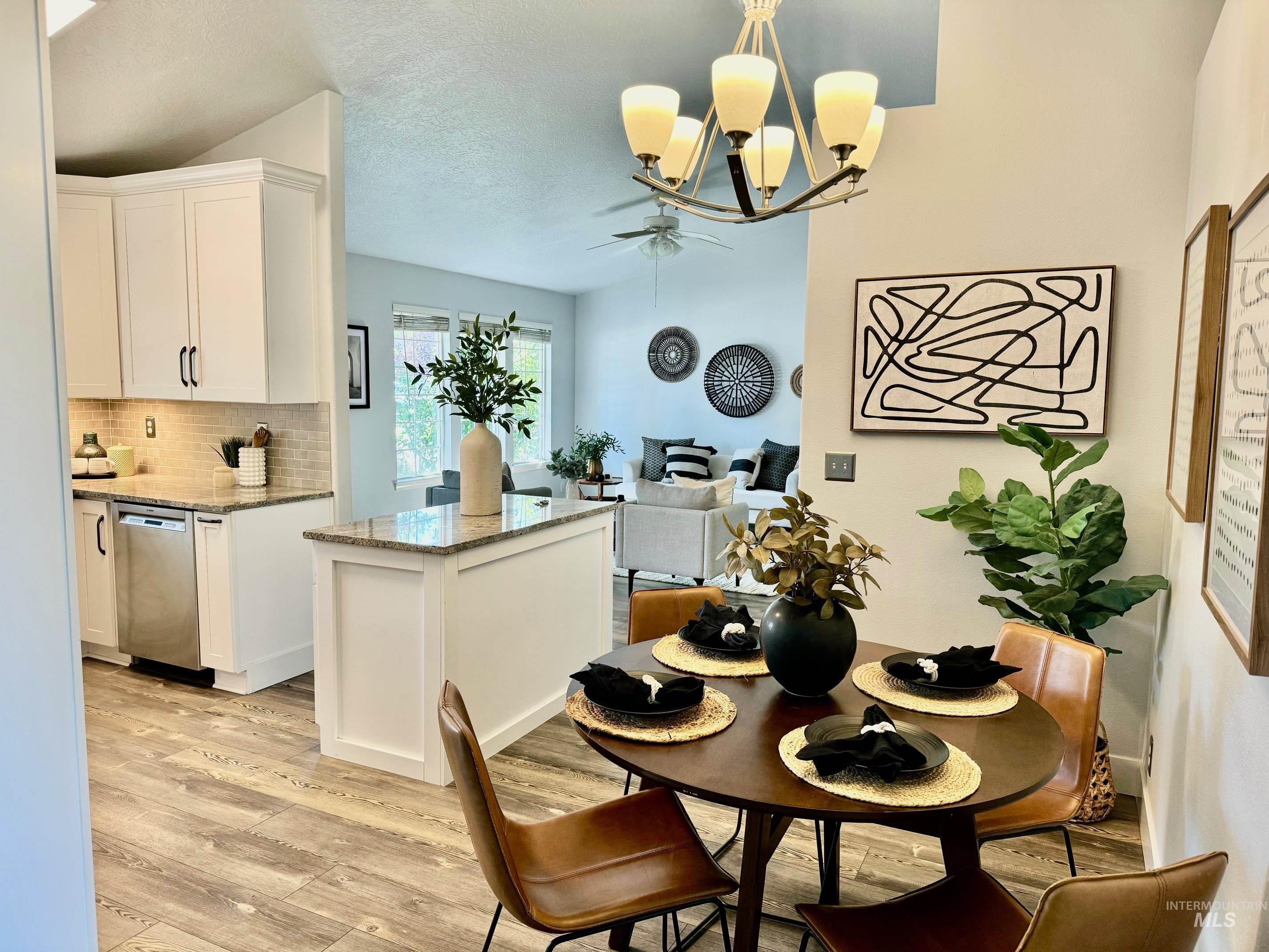 1334 E Cougar Creek