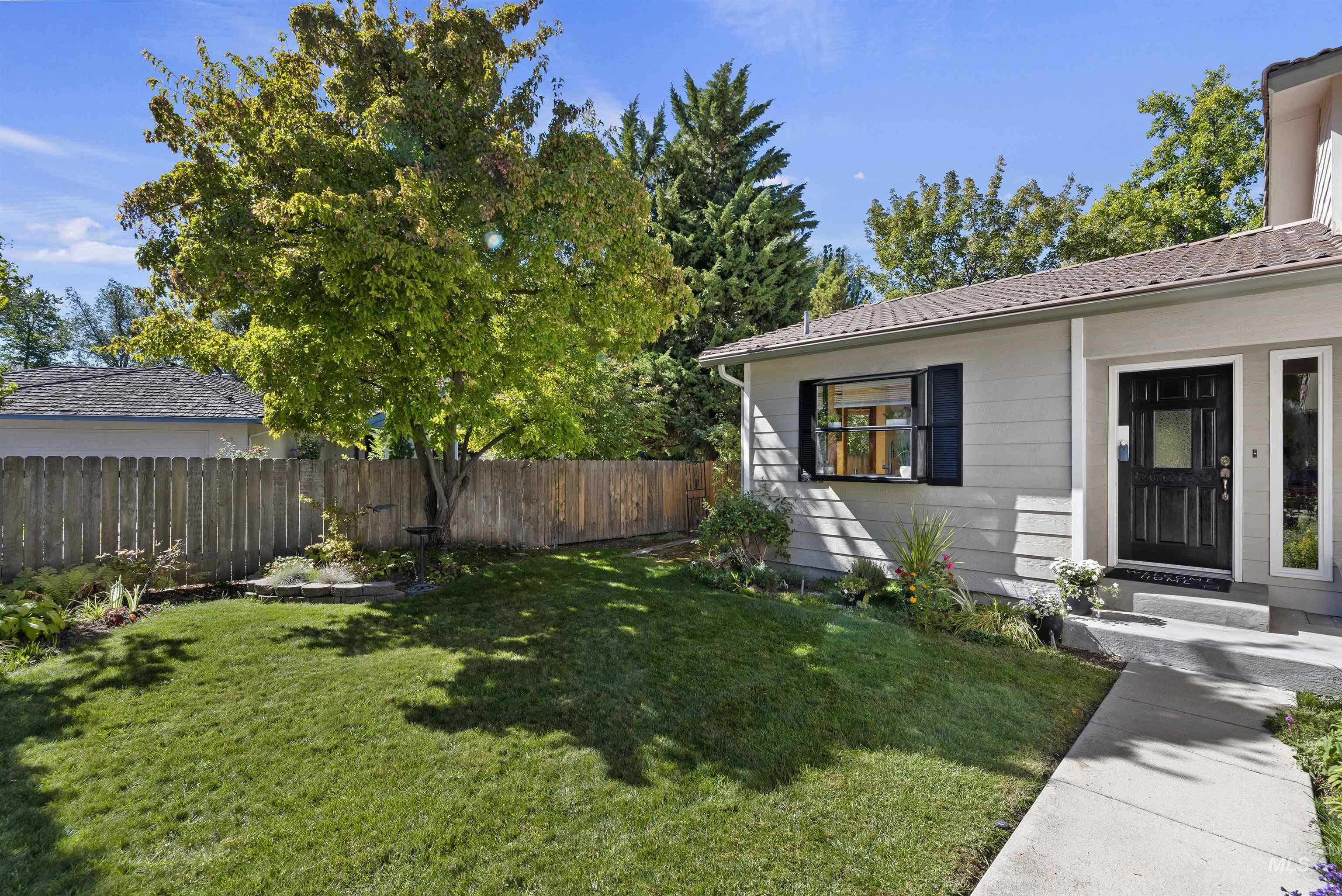 5813 W Gate House Court