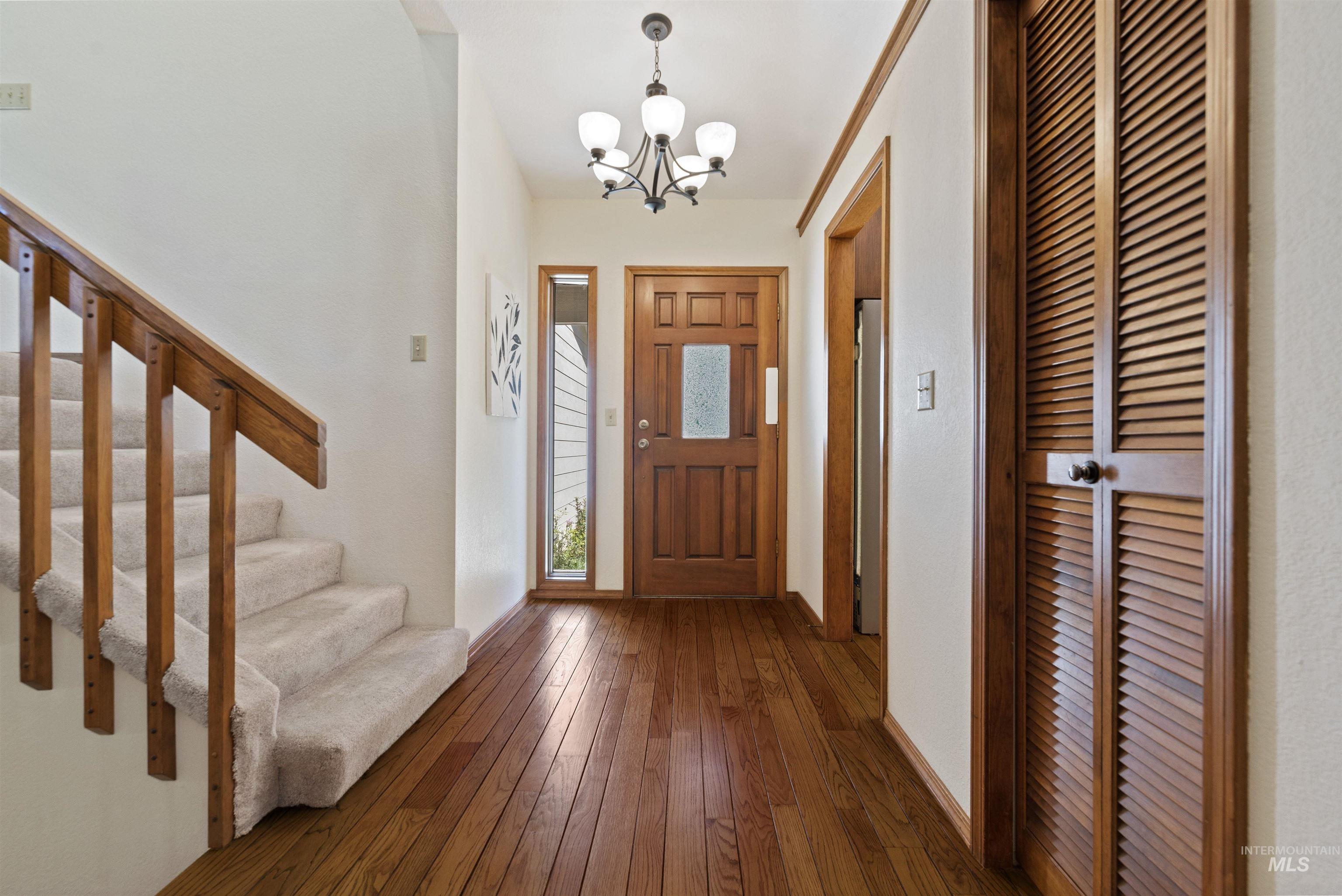 5813 W Gate House Court