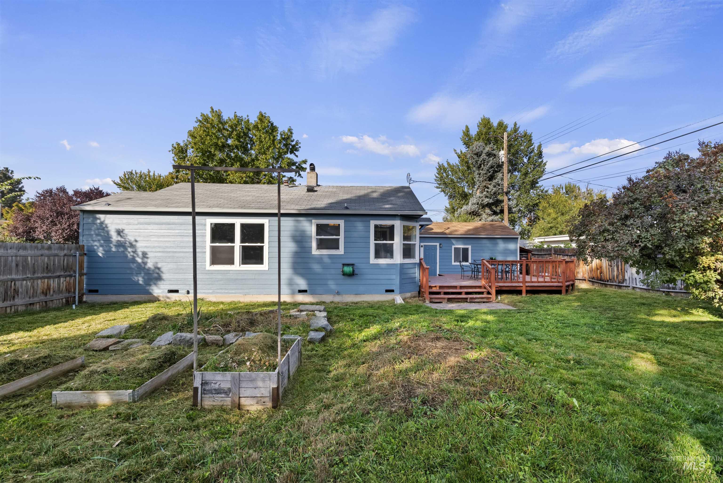 706 W Elwood Drive