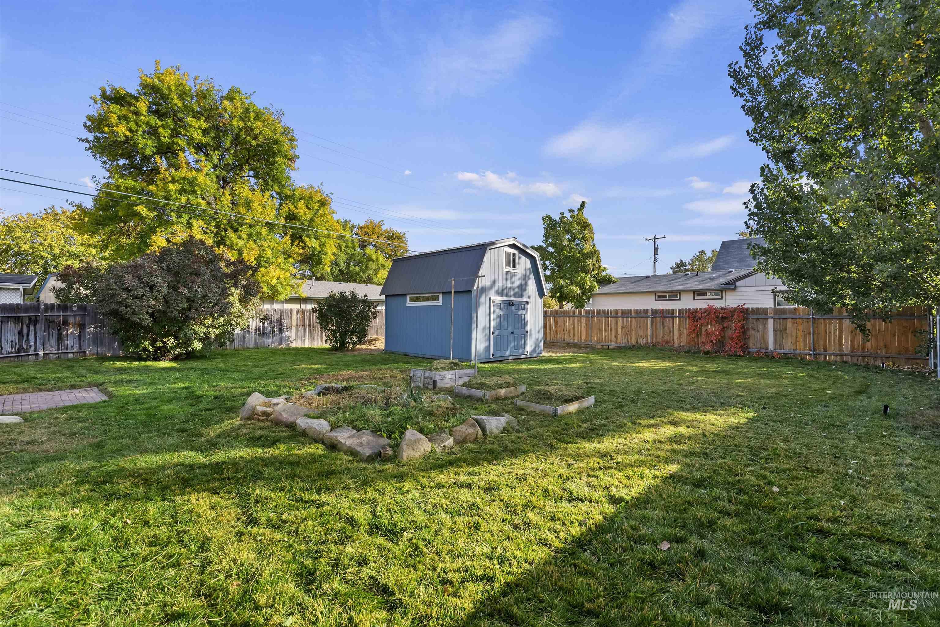 706 W Elwood Drive