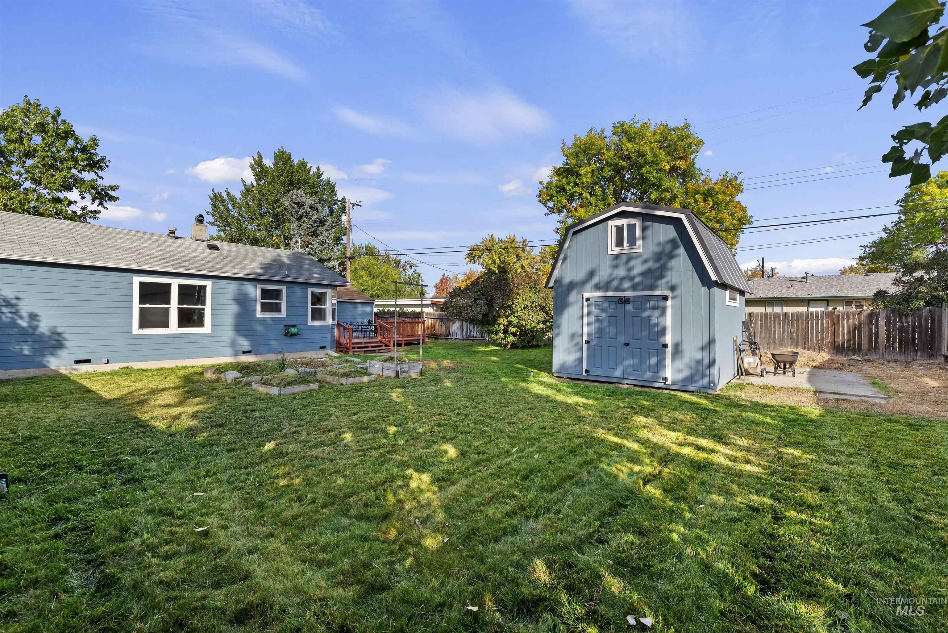 706 W Elwood Drive