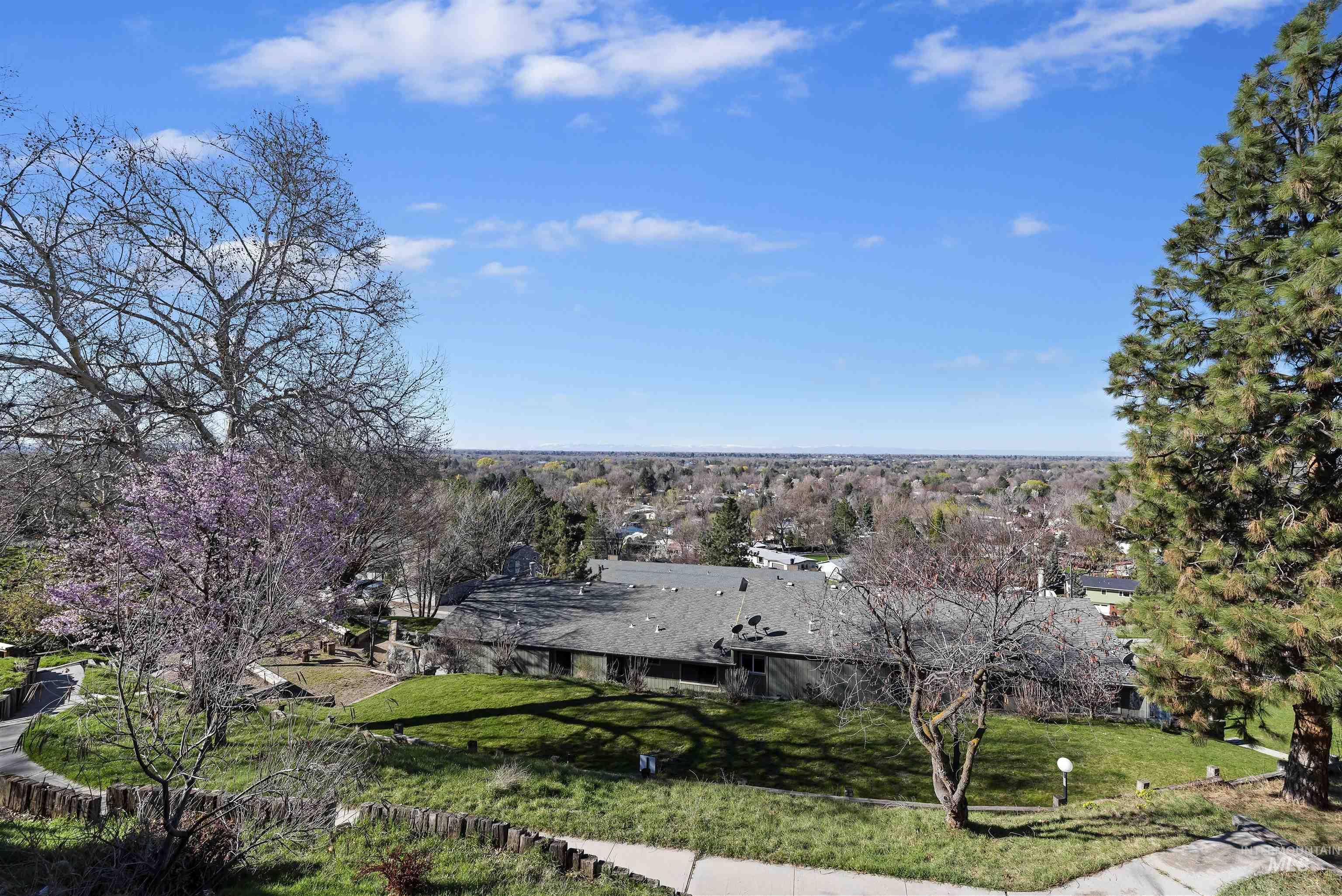 5019 N Bitterbrush
