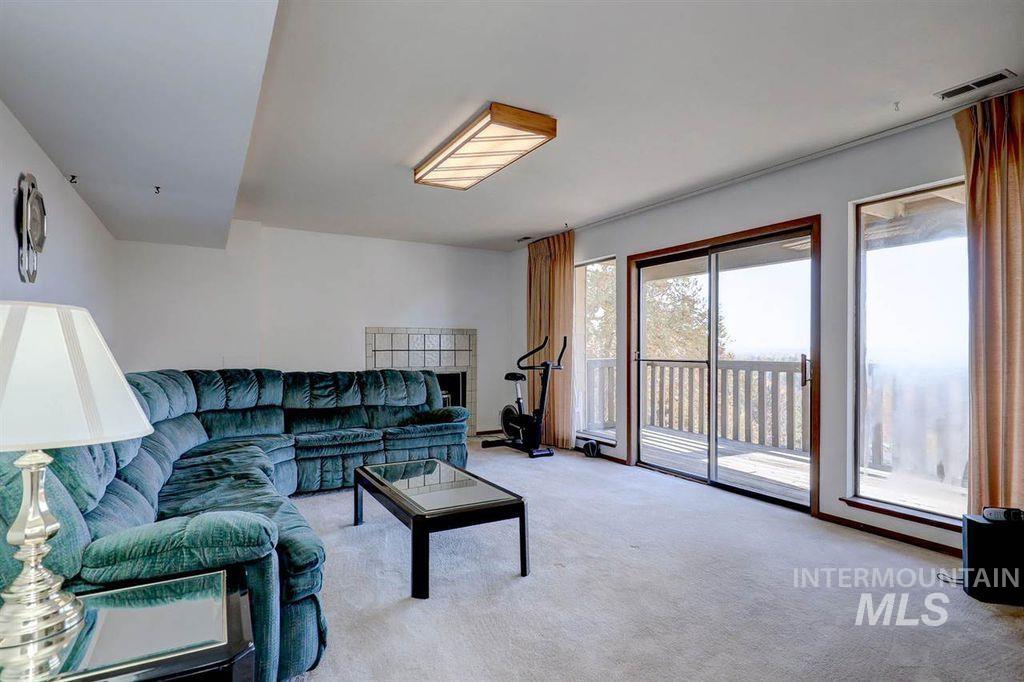5019 N Bitterbrush