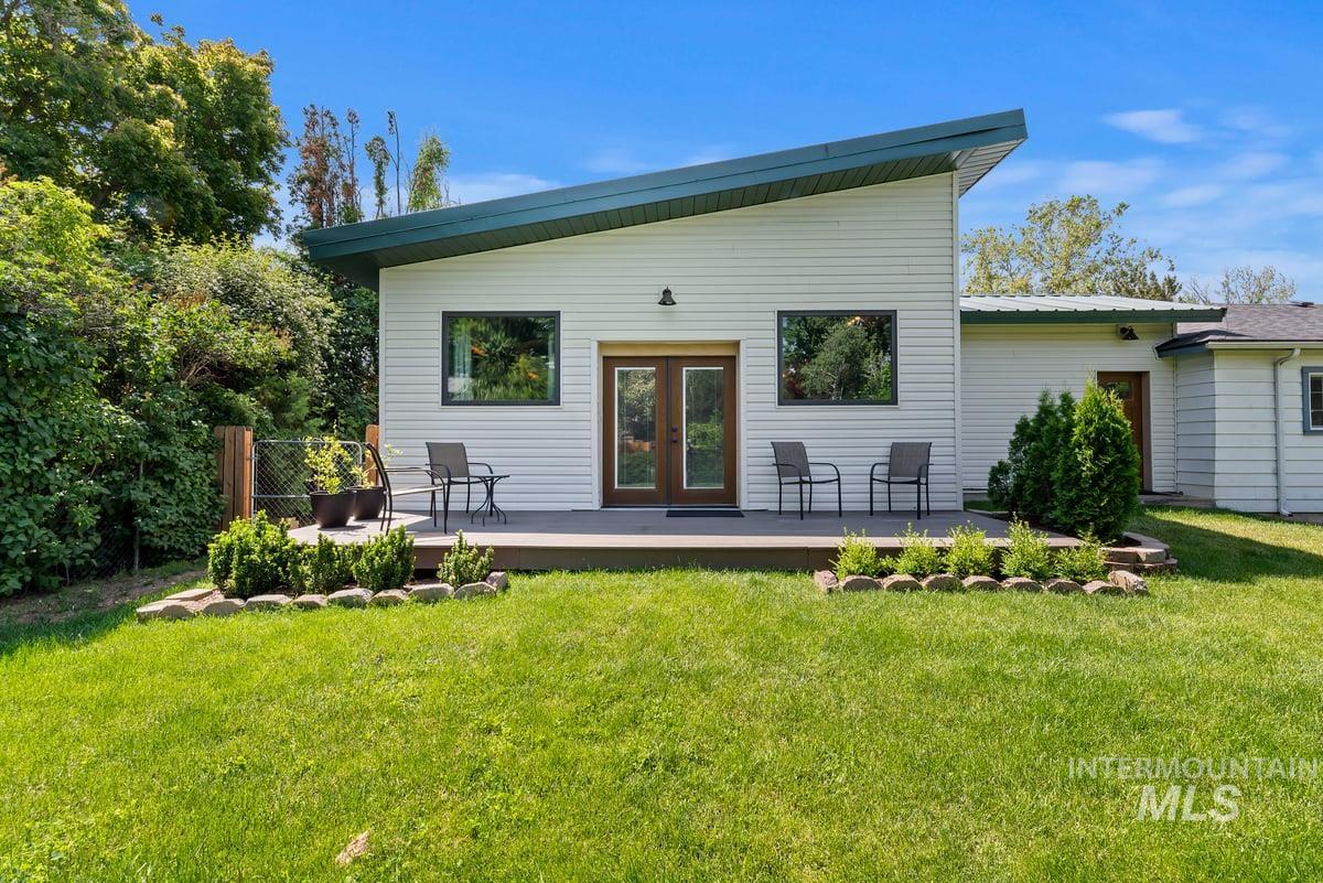 1416 E Melody St.