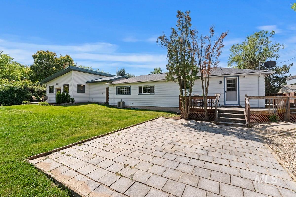 1416 E Melody St.