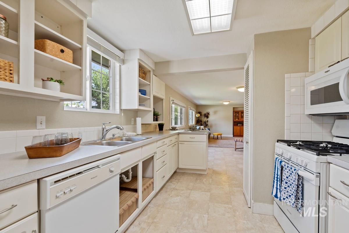 1416 E Melody St.