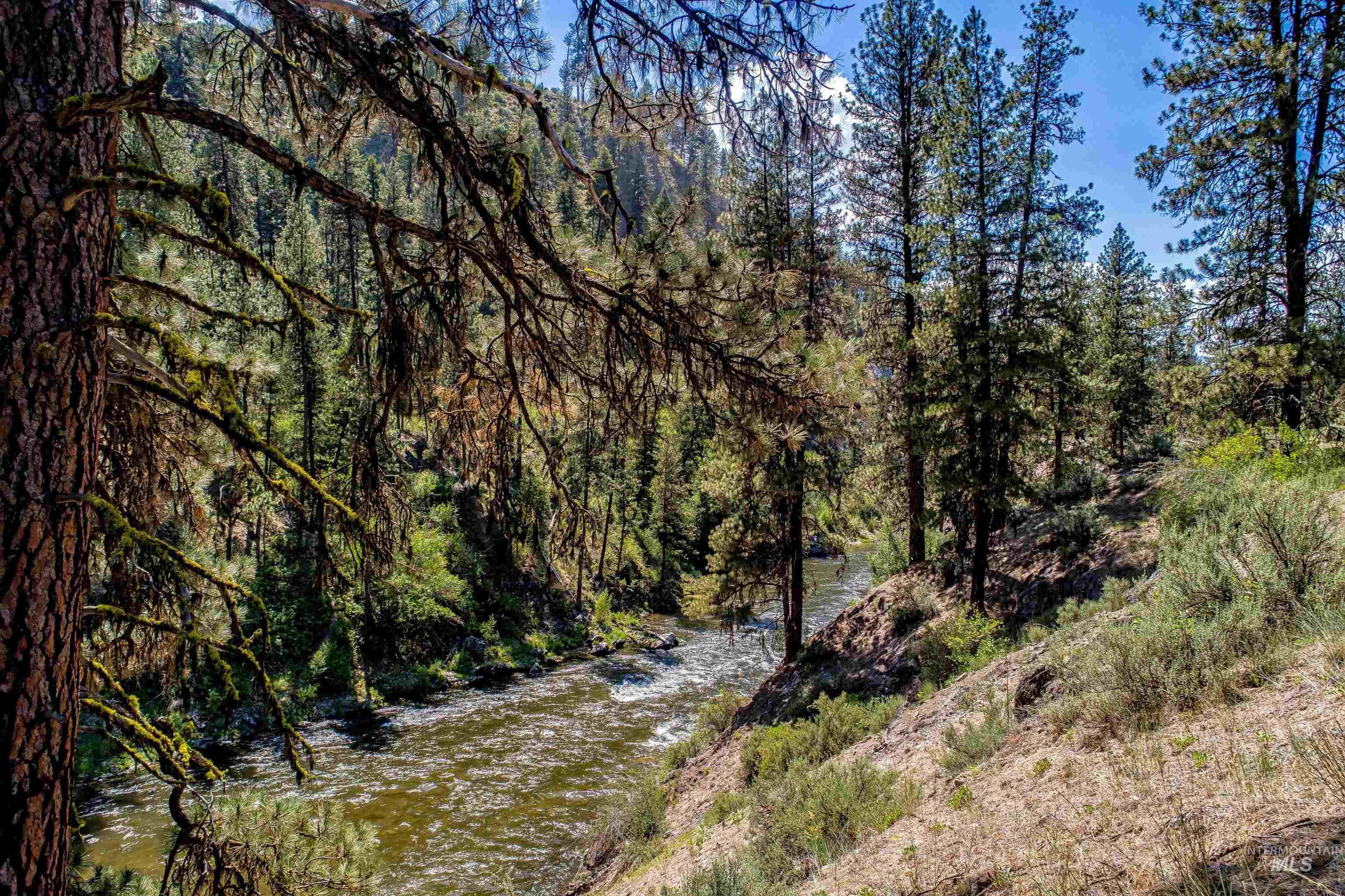 1650 Banks Lowman Road