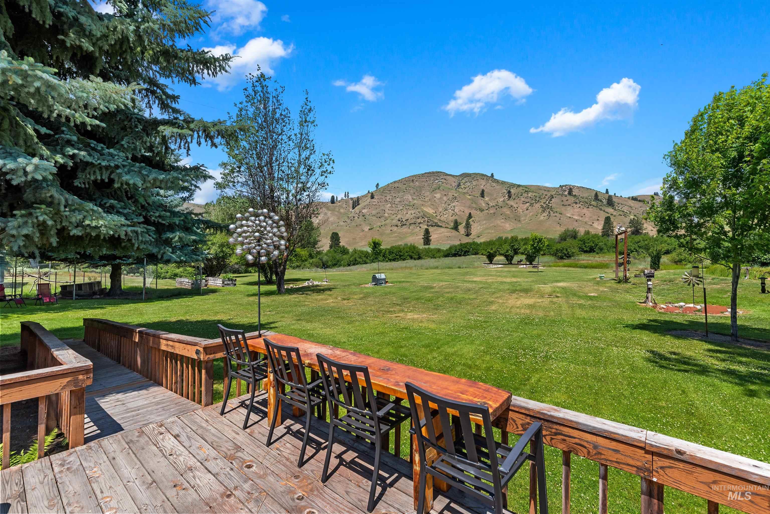 1650 Banks Lowman Road