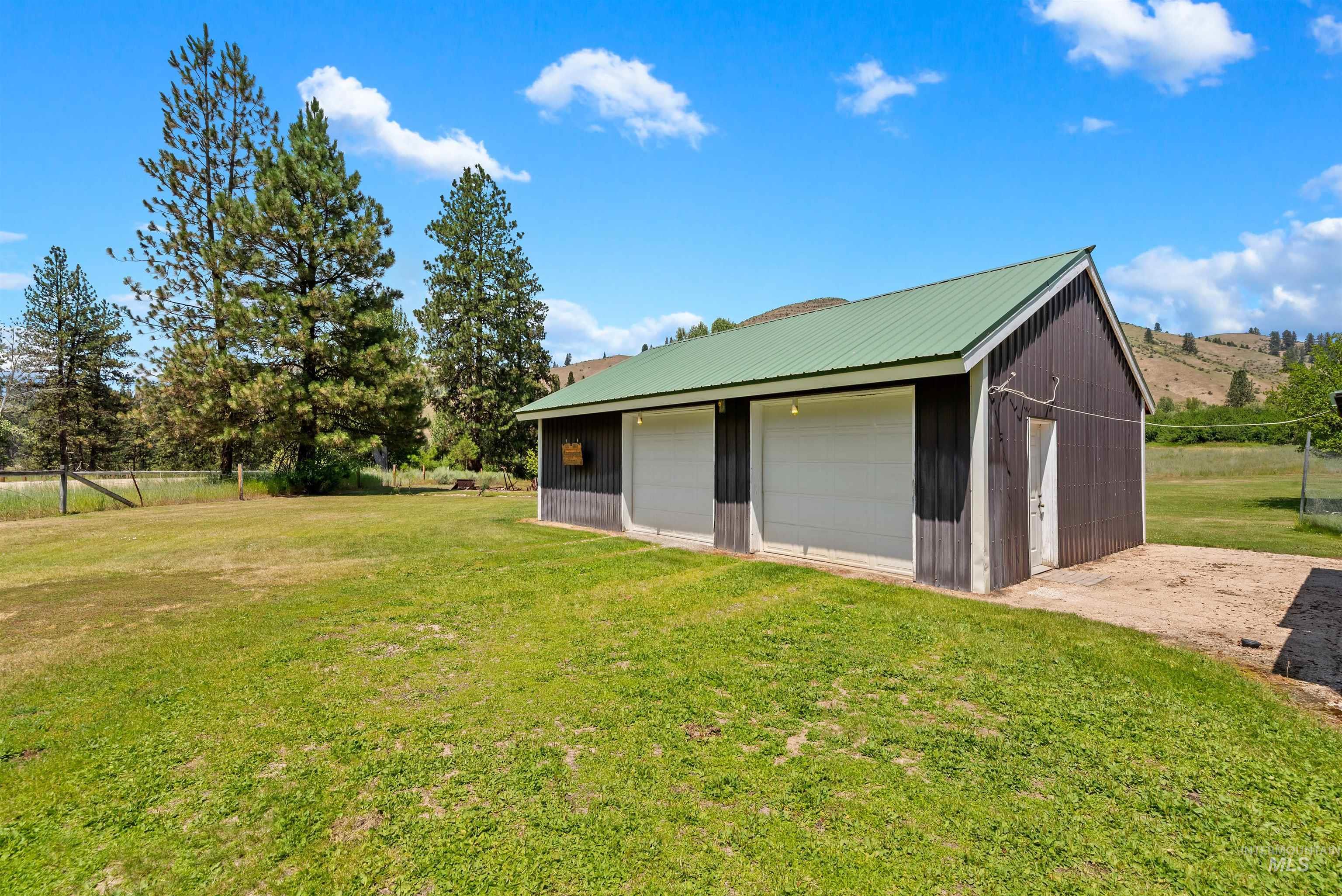 1650 Banks Lowman Road
