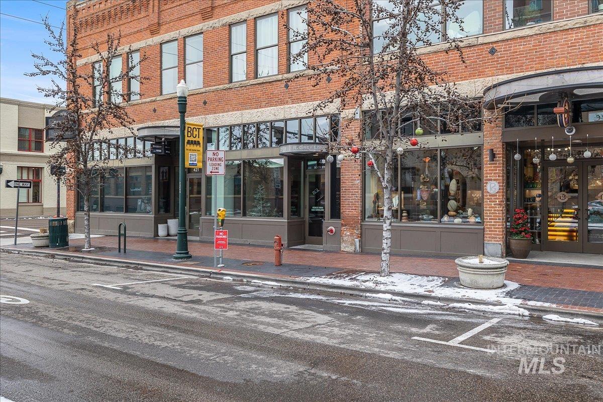 419 S 8th St Ste 206