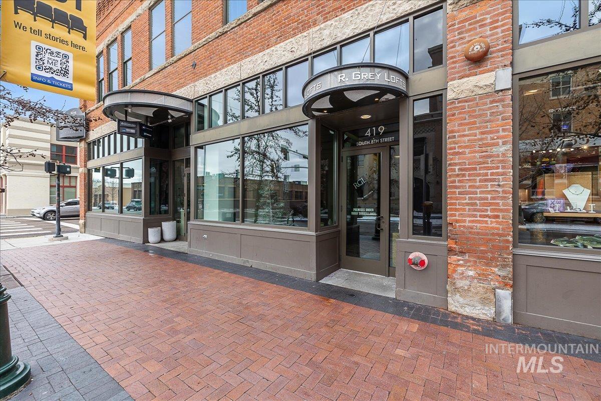 419 S 8th St Ste 206