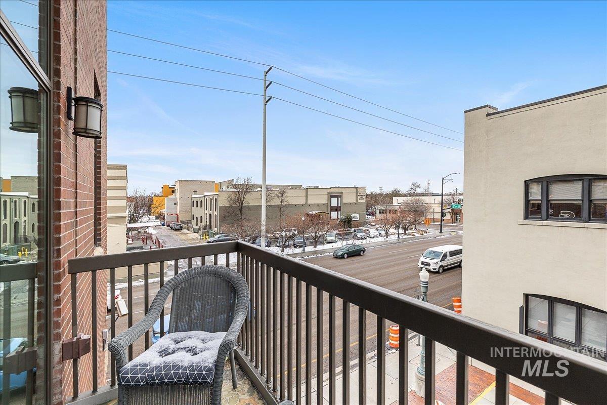 419 S 8th St Ste 206