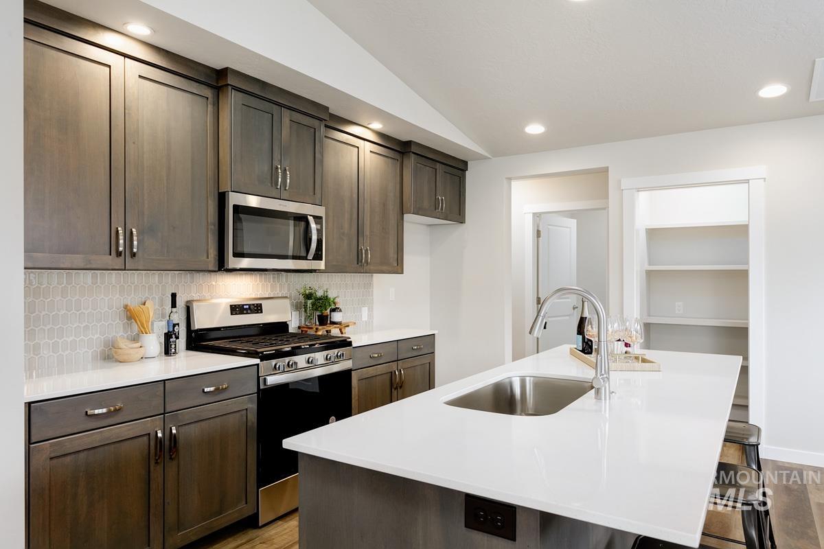 275 W Norwich St.