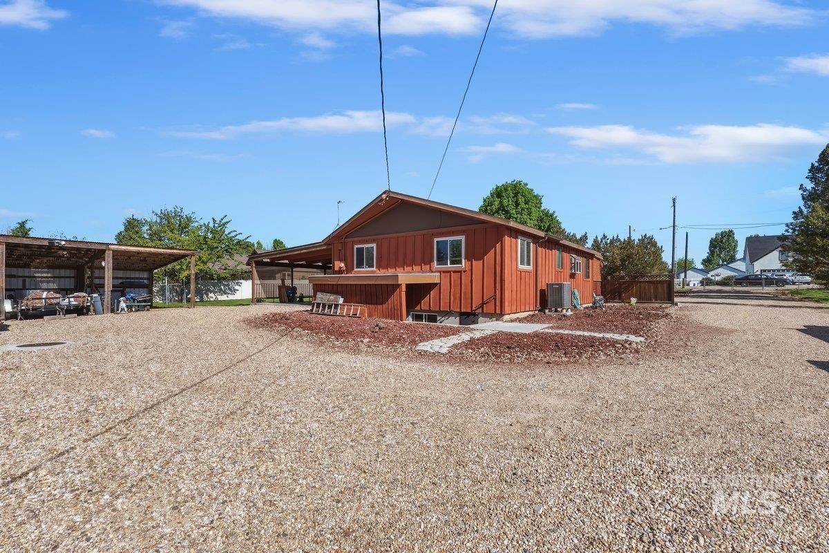 6325 W Overland Road