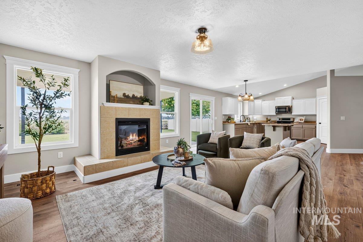 3597 S Capulet Way