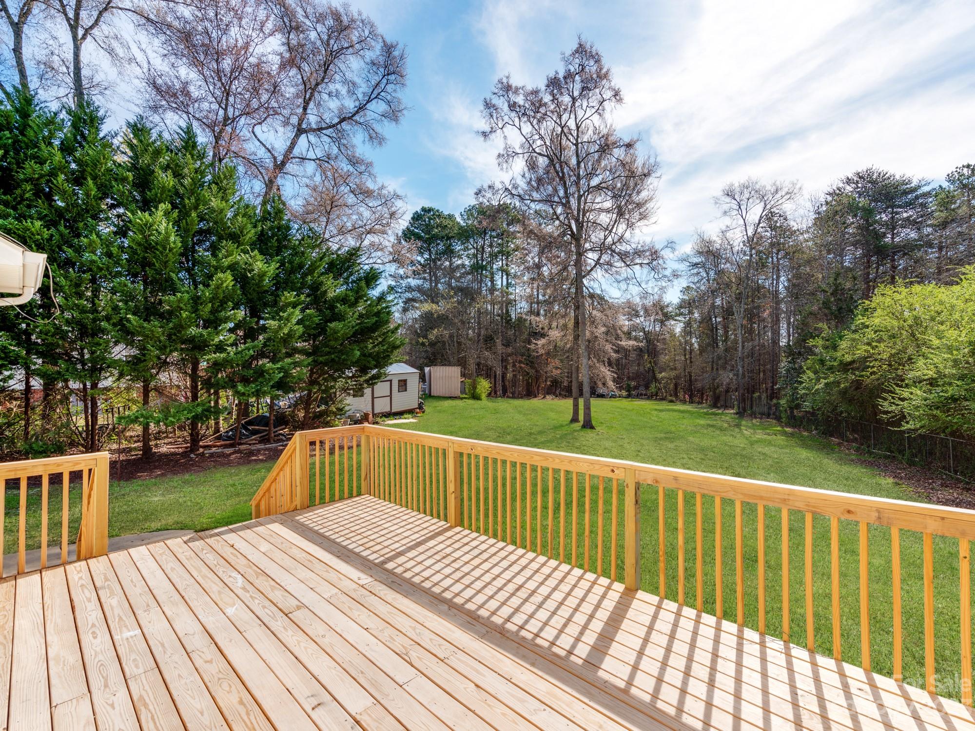 1528 Bowater Road