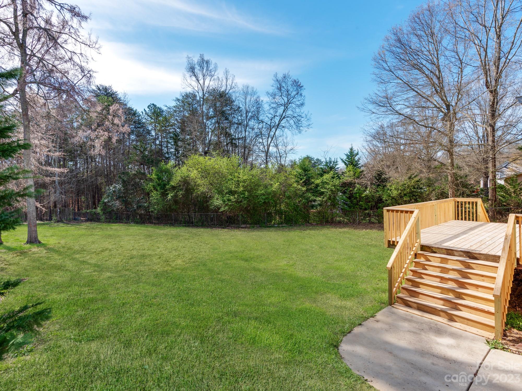 1528 Bowater Road