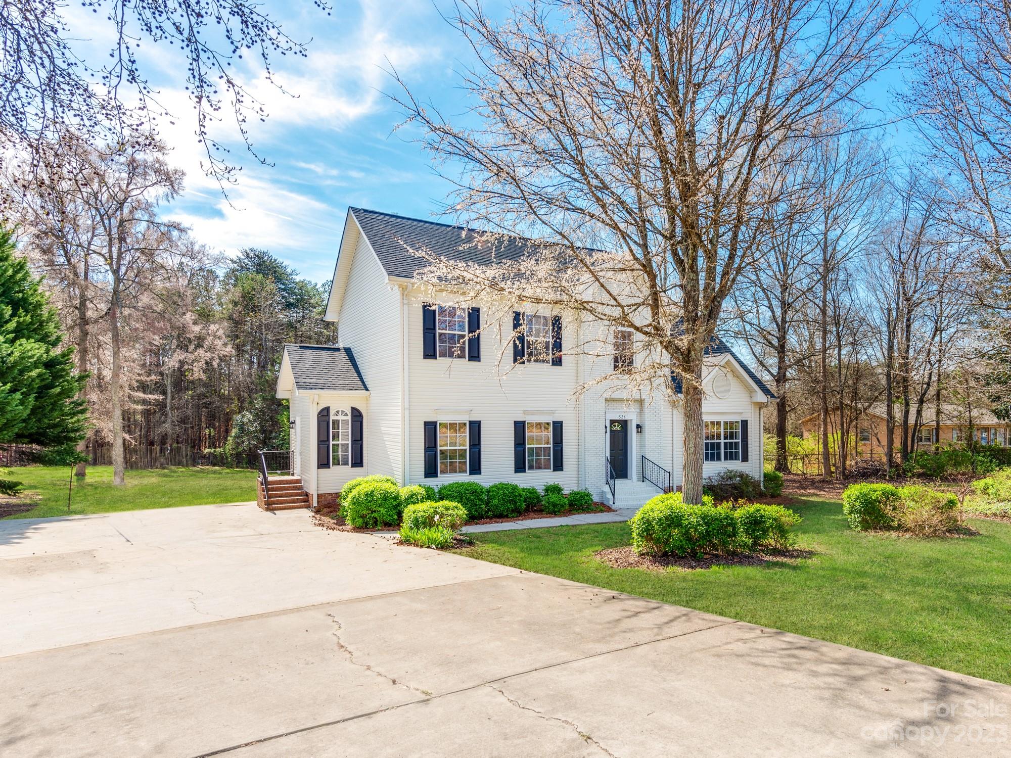 1528 Bowater Road