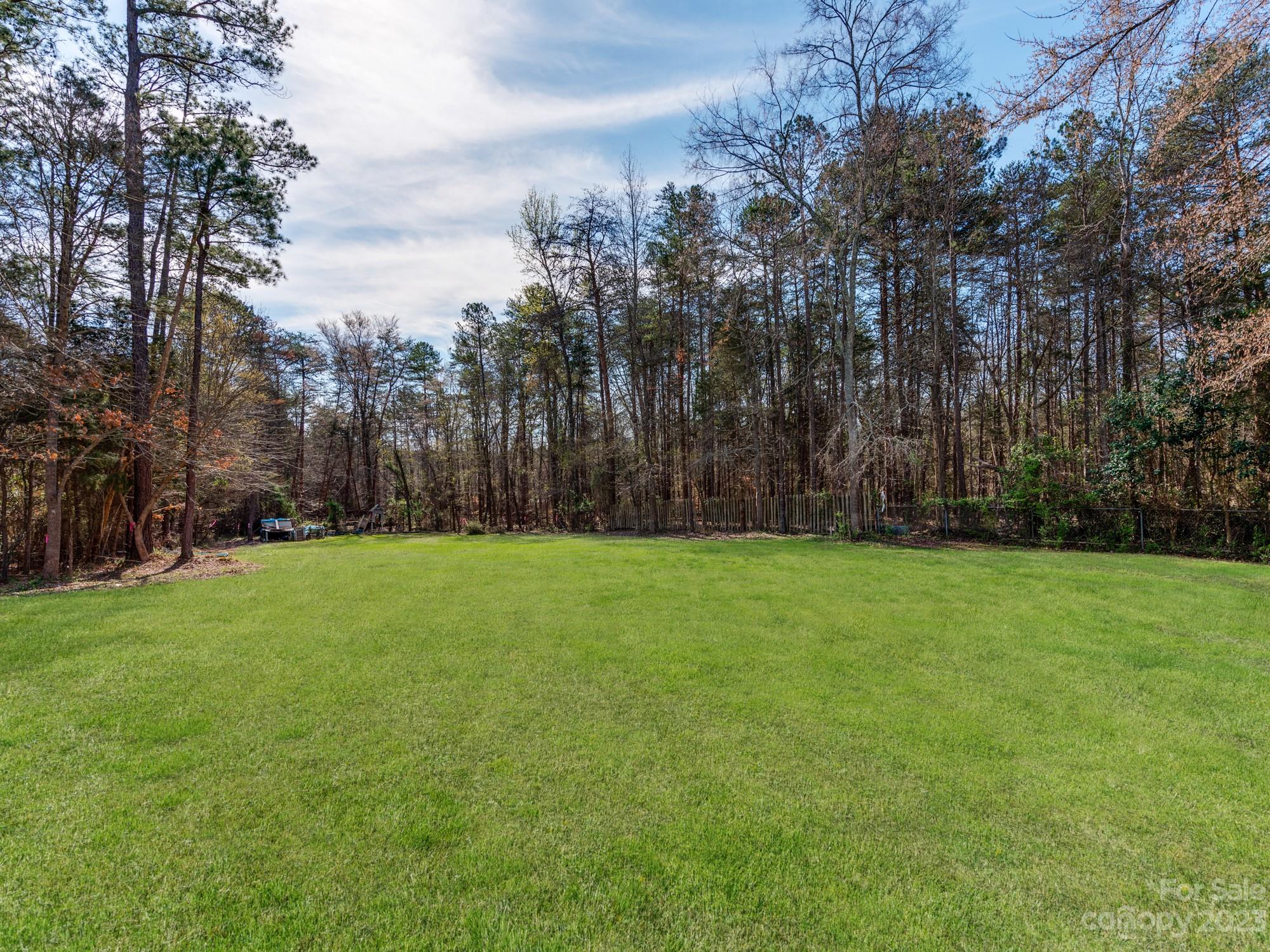 1528 Bowater Road