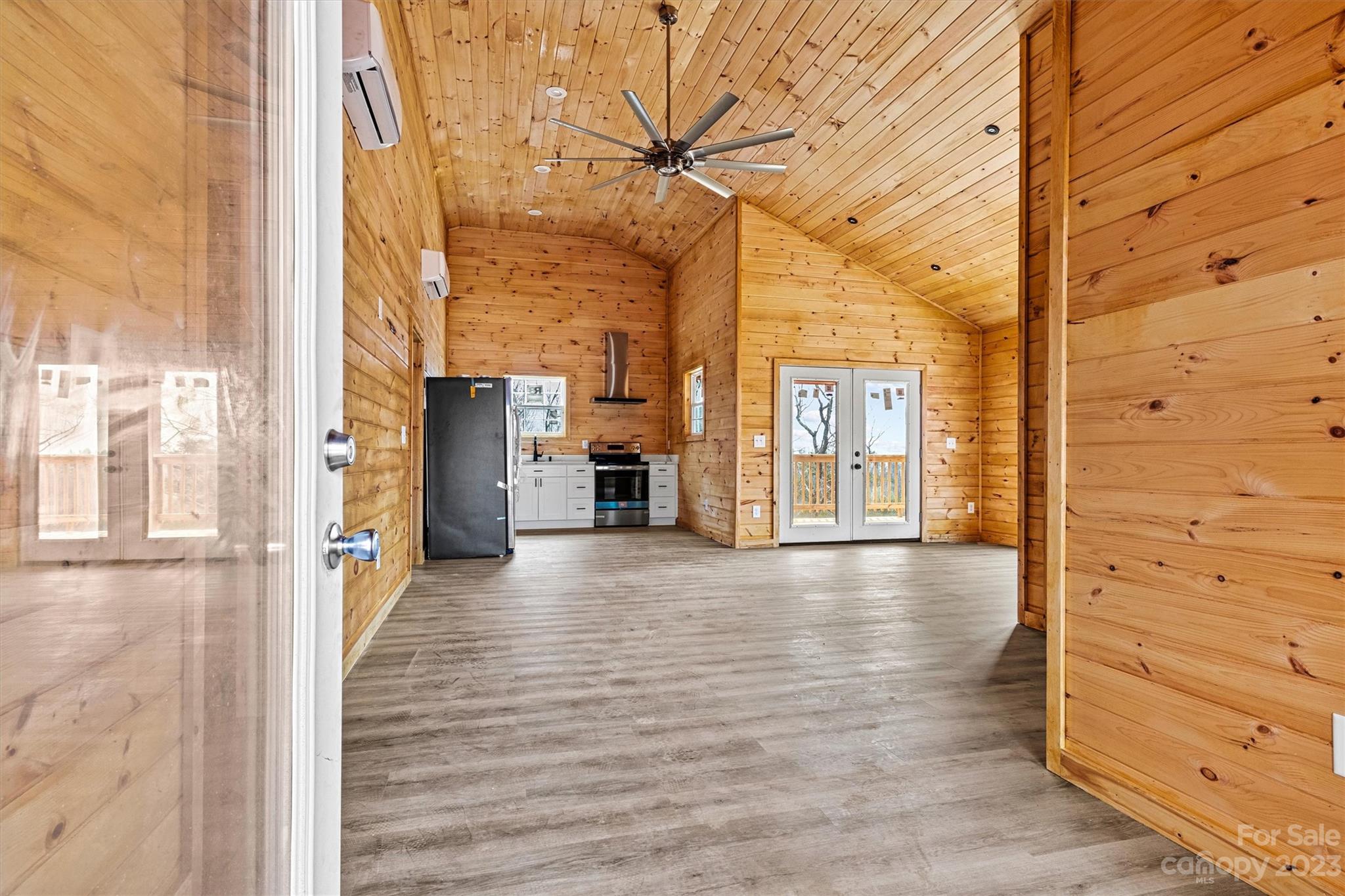 7025 Martin Lane