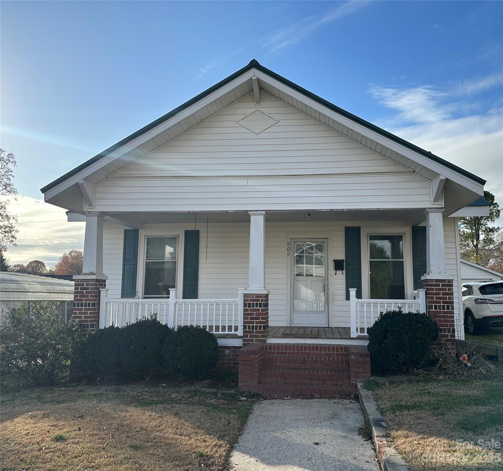 909 Spruce Street