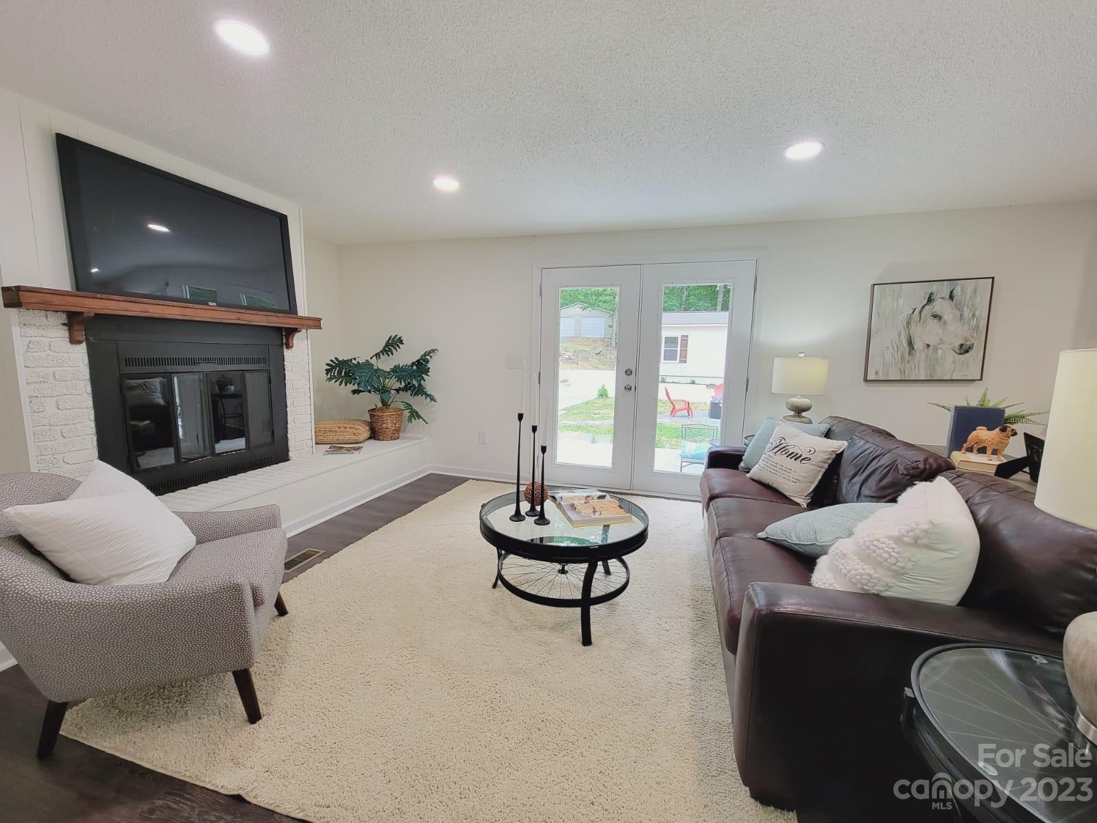 119 Lin-Mar Drive