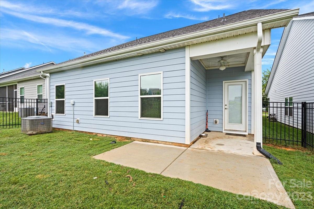 40125 Crooked Stick Lane