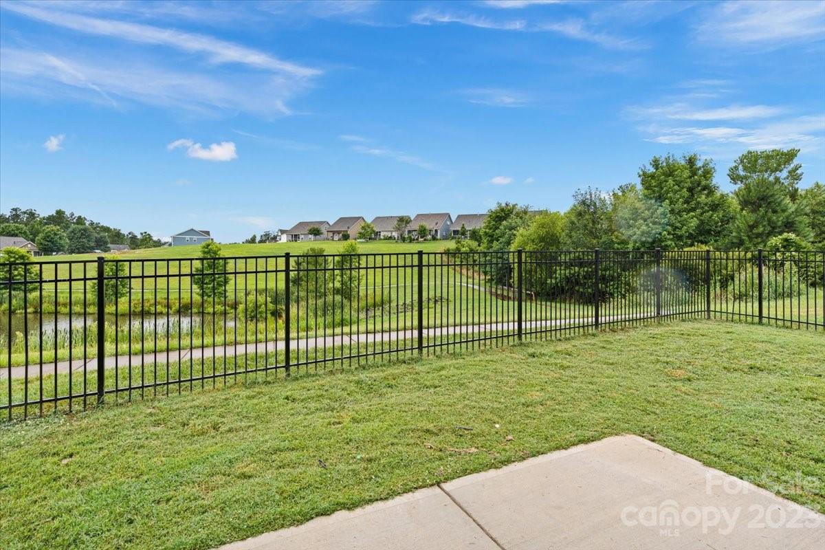 40125 Crooked Stick Lane