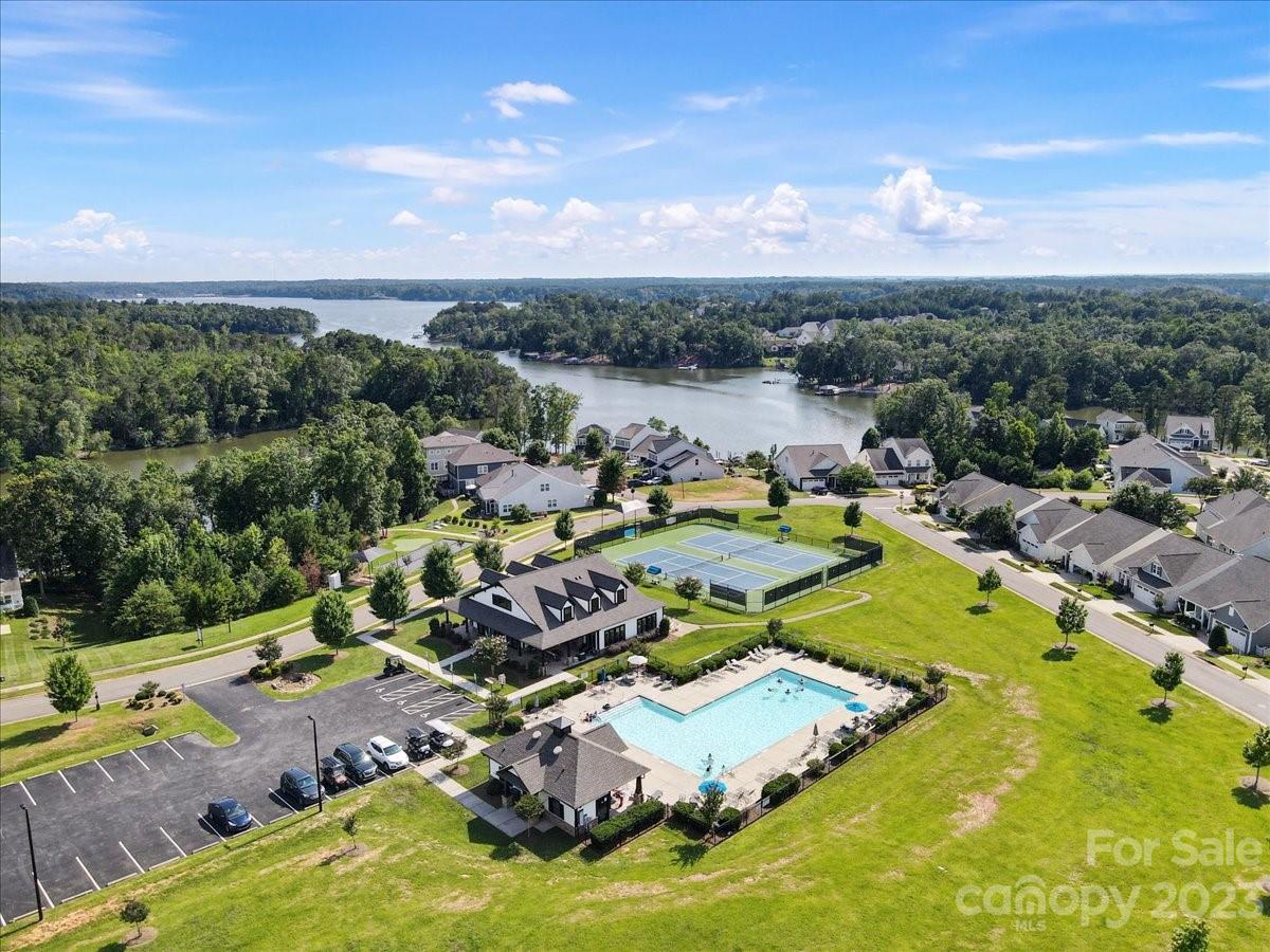 40125 Crooked Stick Lane