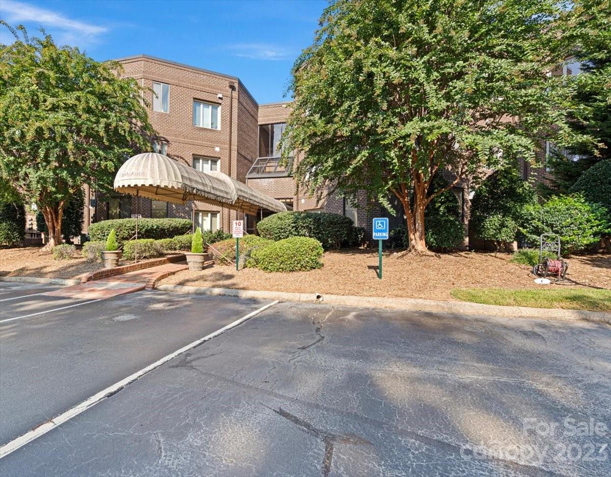84 Lake Concord Road NE Unit: W