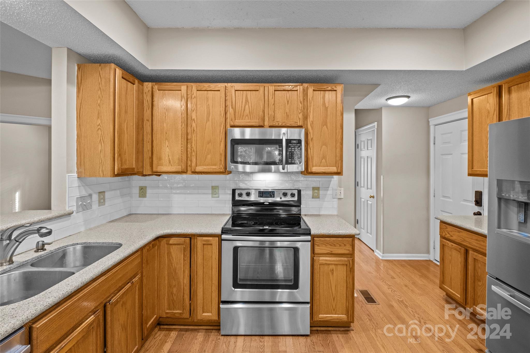 12312 Greenway View Court