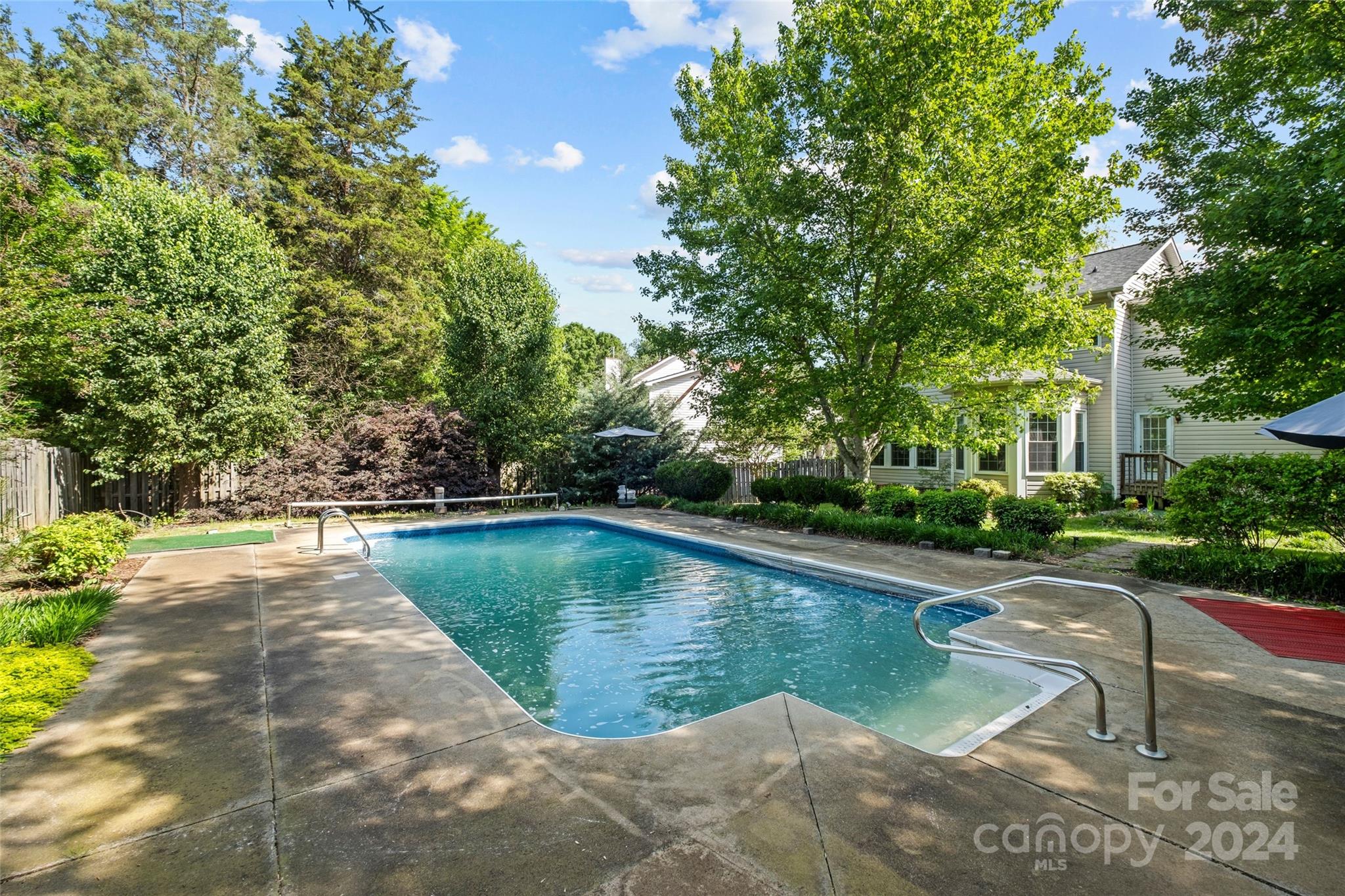 12312 Greenway View Court