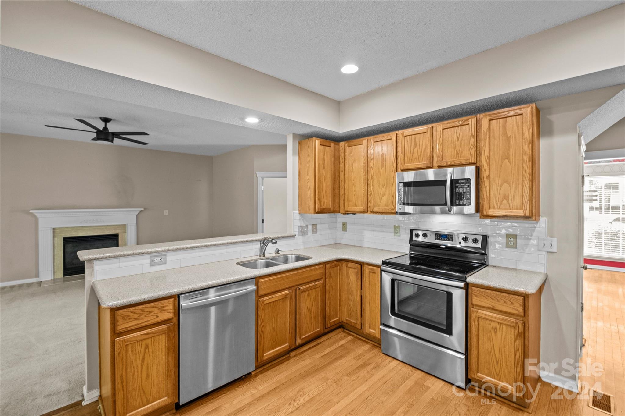 12312 Greenway View Court