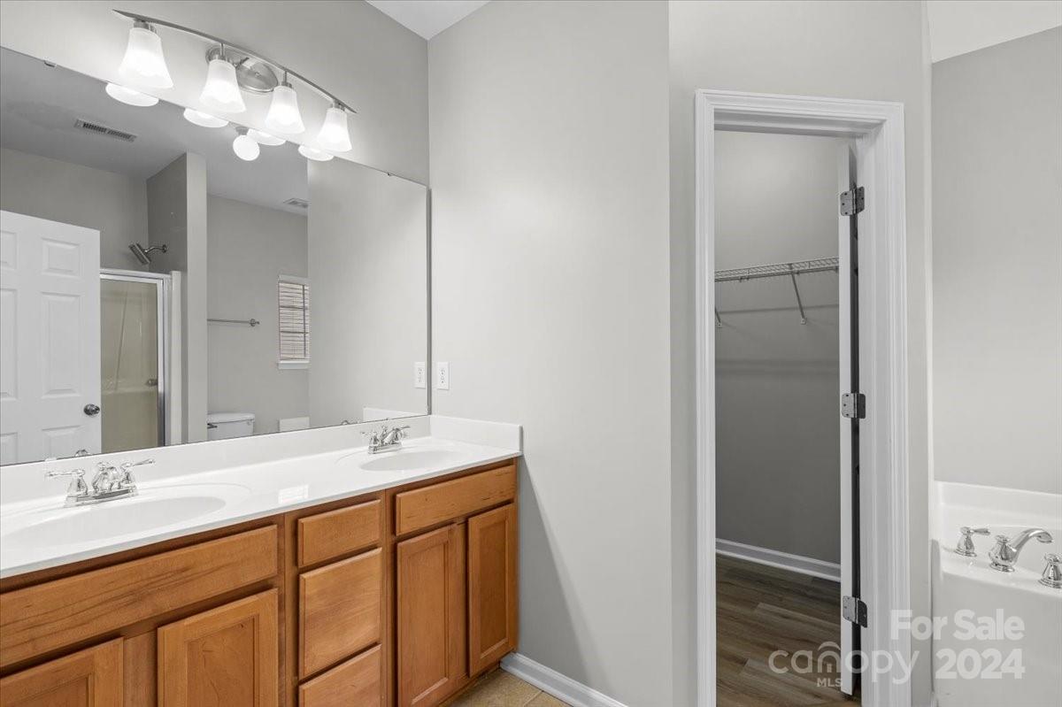3072 Sunshower Heights