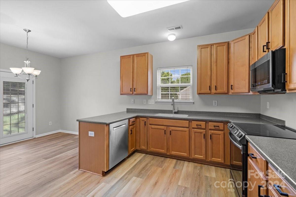 3072 Sunshower Heights